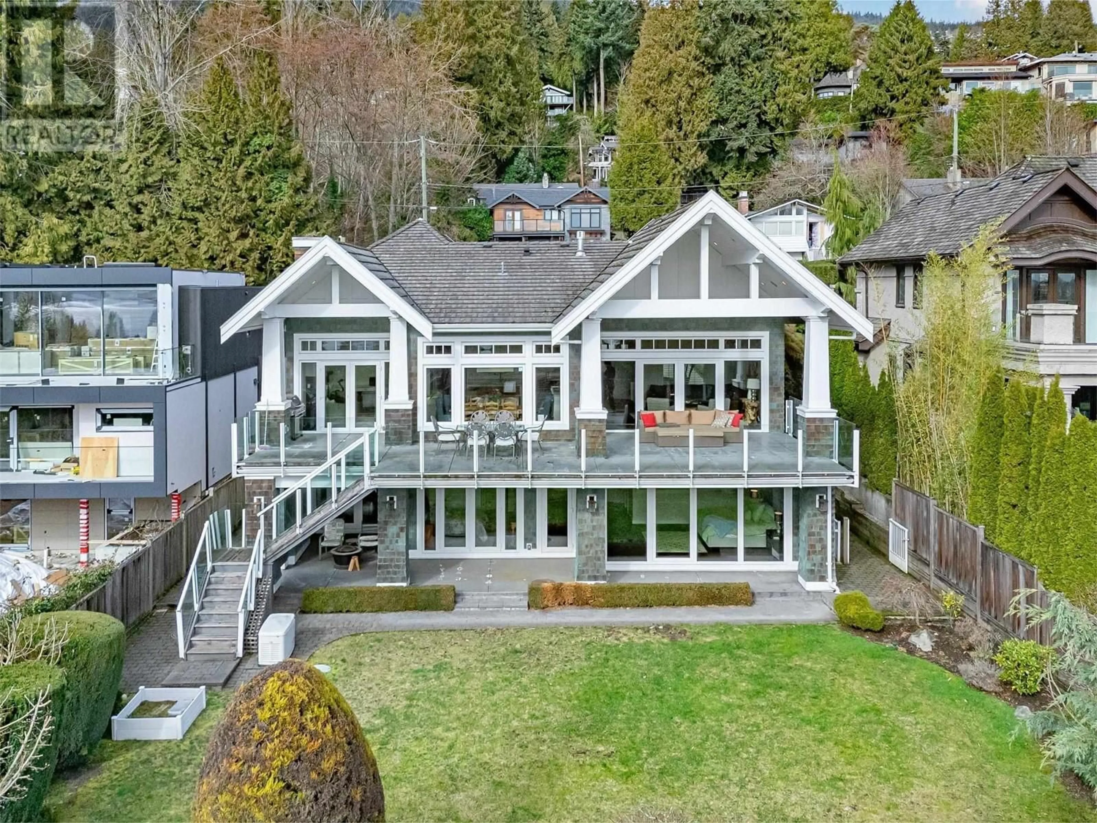 A pic from outside/outdoor area/front of a property/back of a property/a pic from drone, mountain view for 2478 OTTAWA AVENUE, West Vancouver British Columbia V7V2T1
