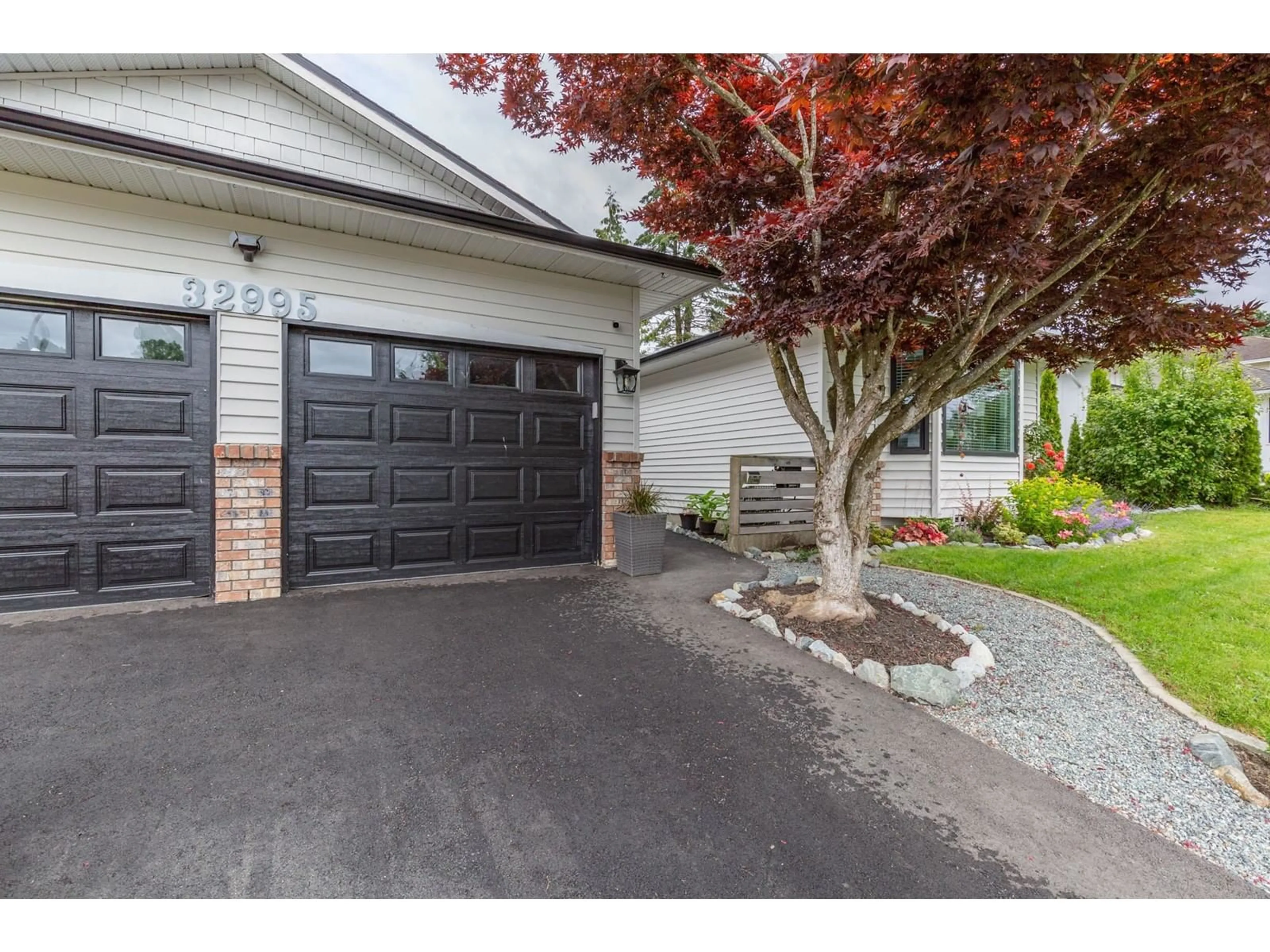 Indoor garage for 32995 WHIDDEN, Mission British Columbia V2V6G4