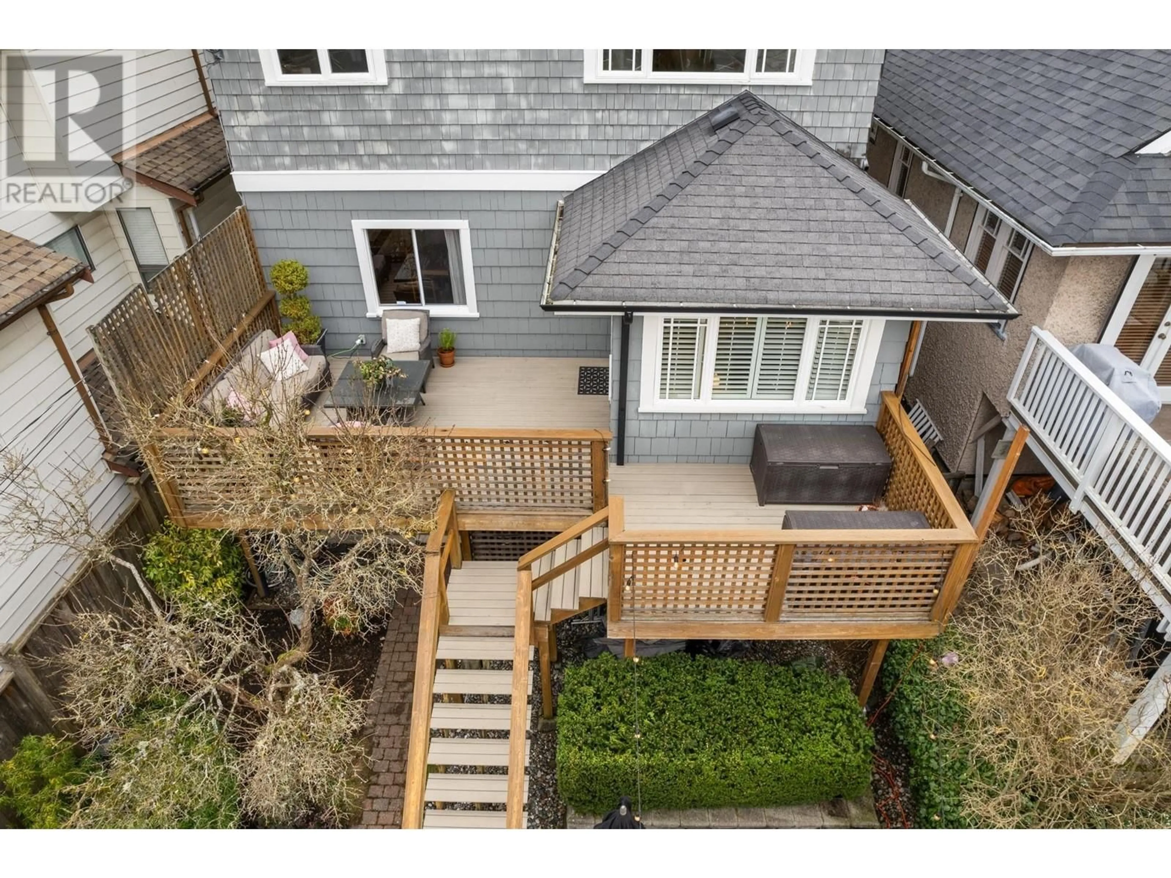 A pic from outside/outdoor area/front of a property/back of a property/a pic from drone, street for 3550 31ST AVENUE, Vancouver British Columbia V6S1X9