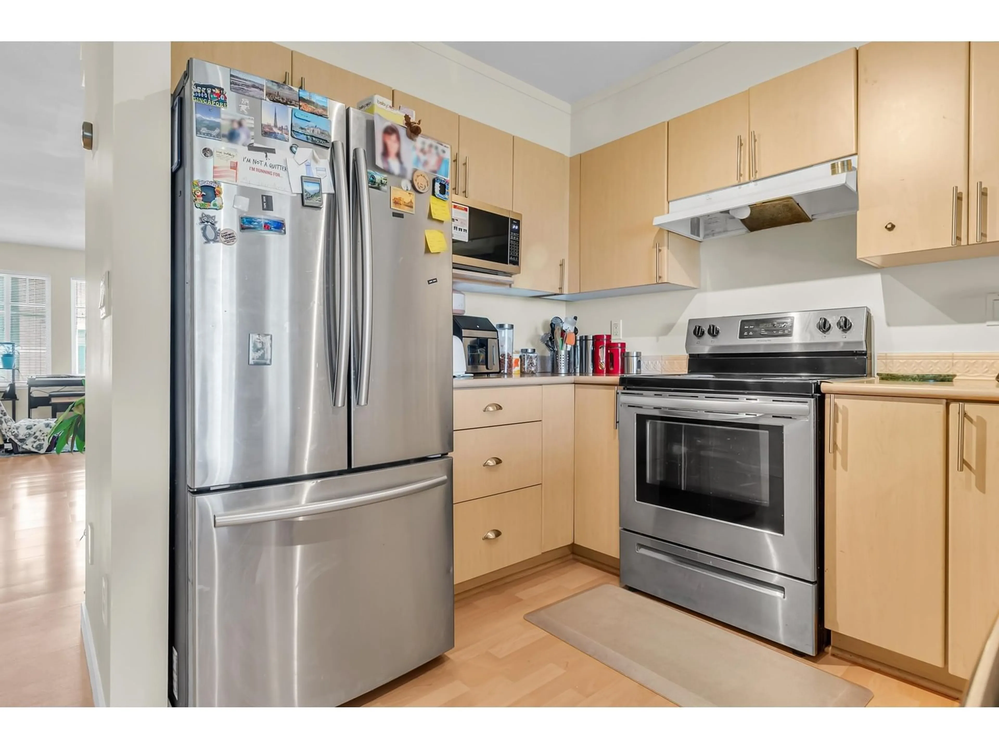 Standard kitchen, unknown for 47 - 12711 64, Surrey British Columbia V3W1X1