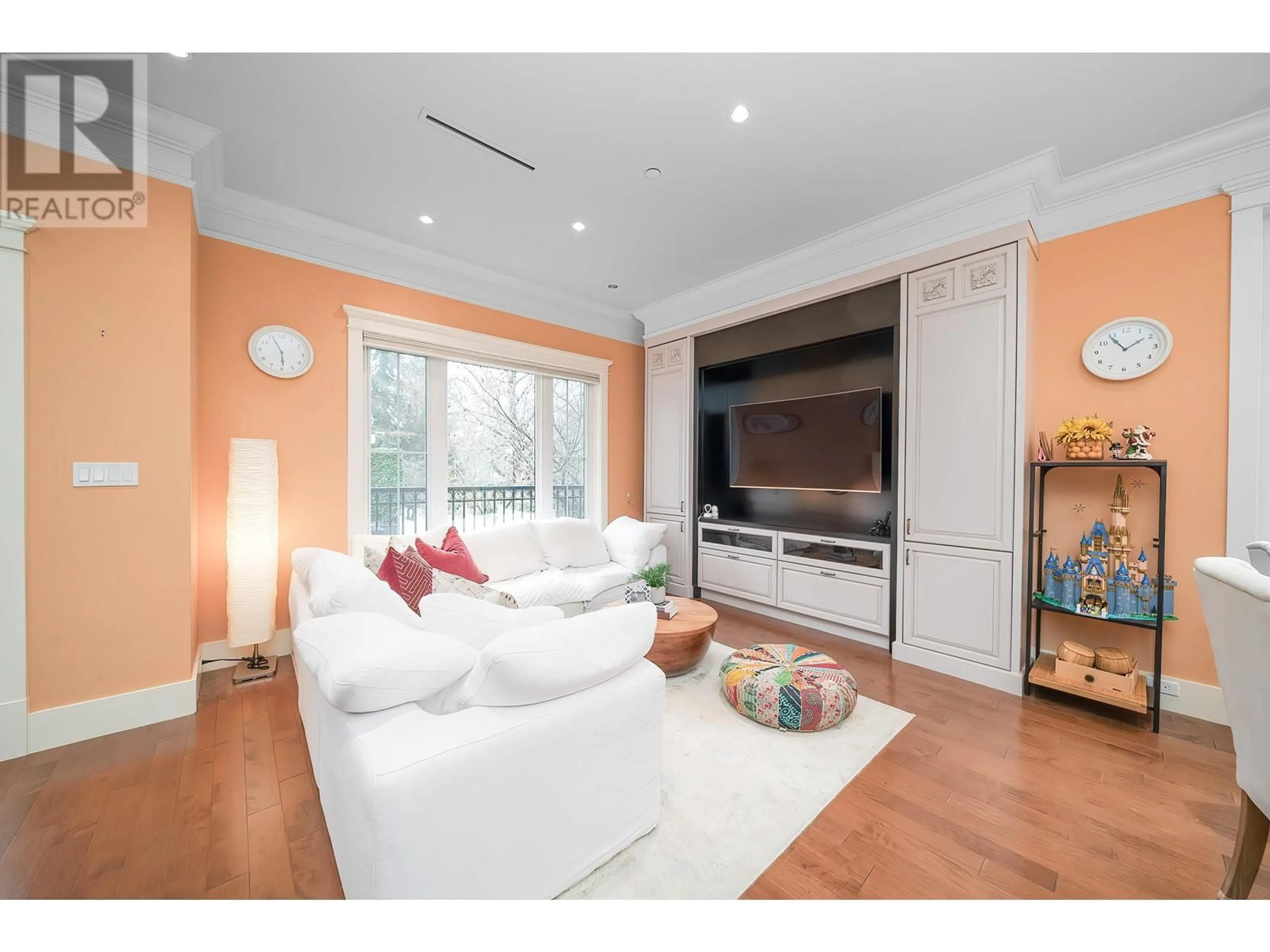 Living room with furniture, wood/laminate floor for 3996 W 31ST AVENUE, Vancouver British Columbia V6S1Y5