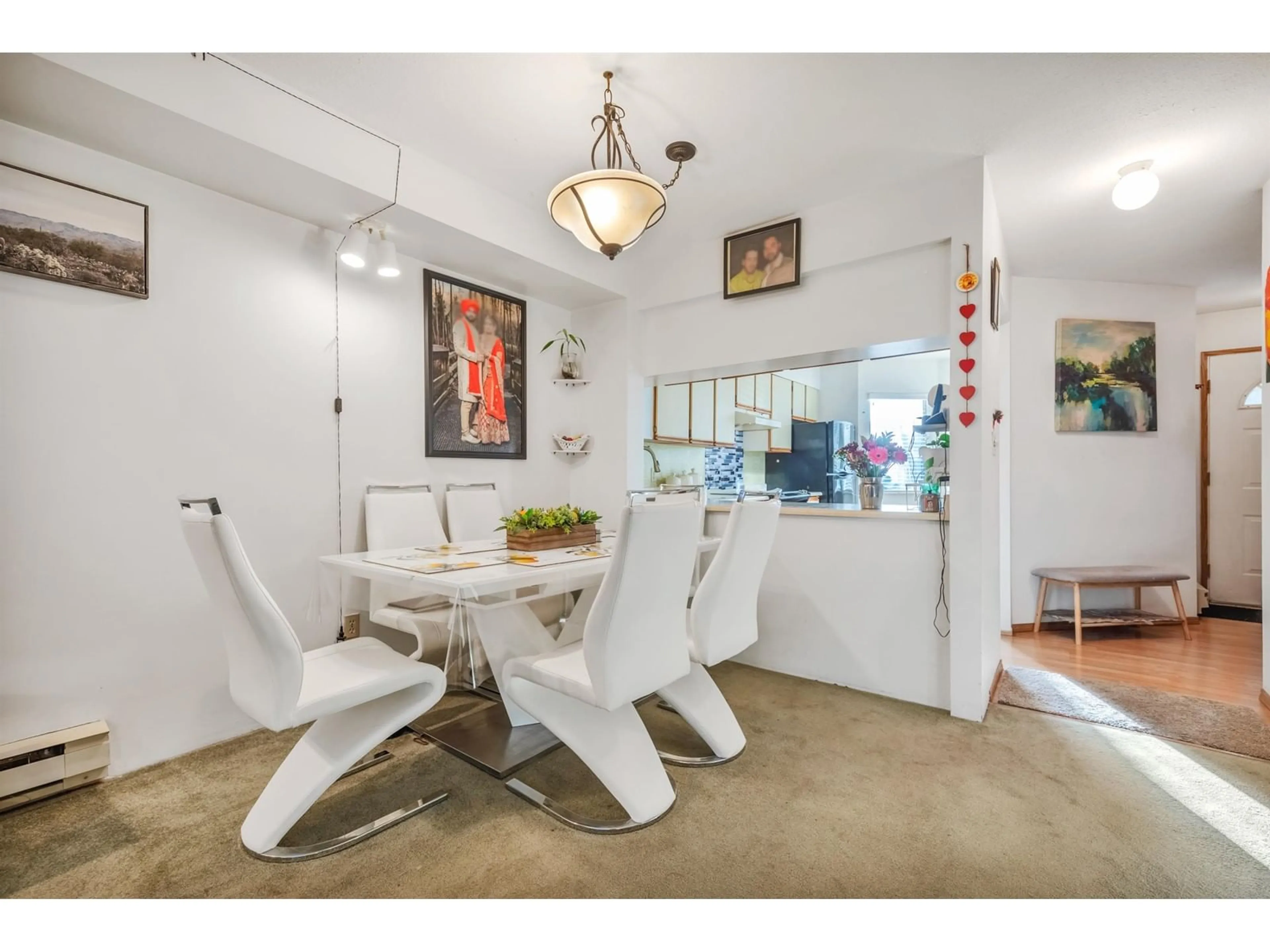 Dining room, unknown for 10 - 7540 138, Surrey British Columbia V3W9M5