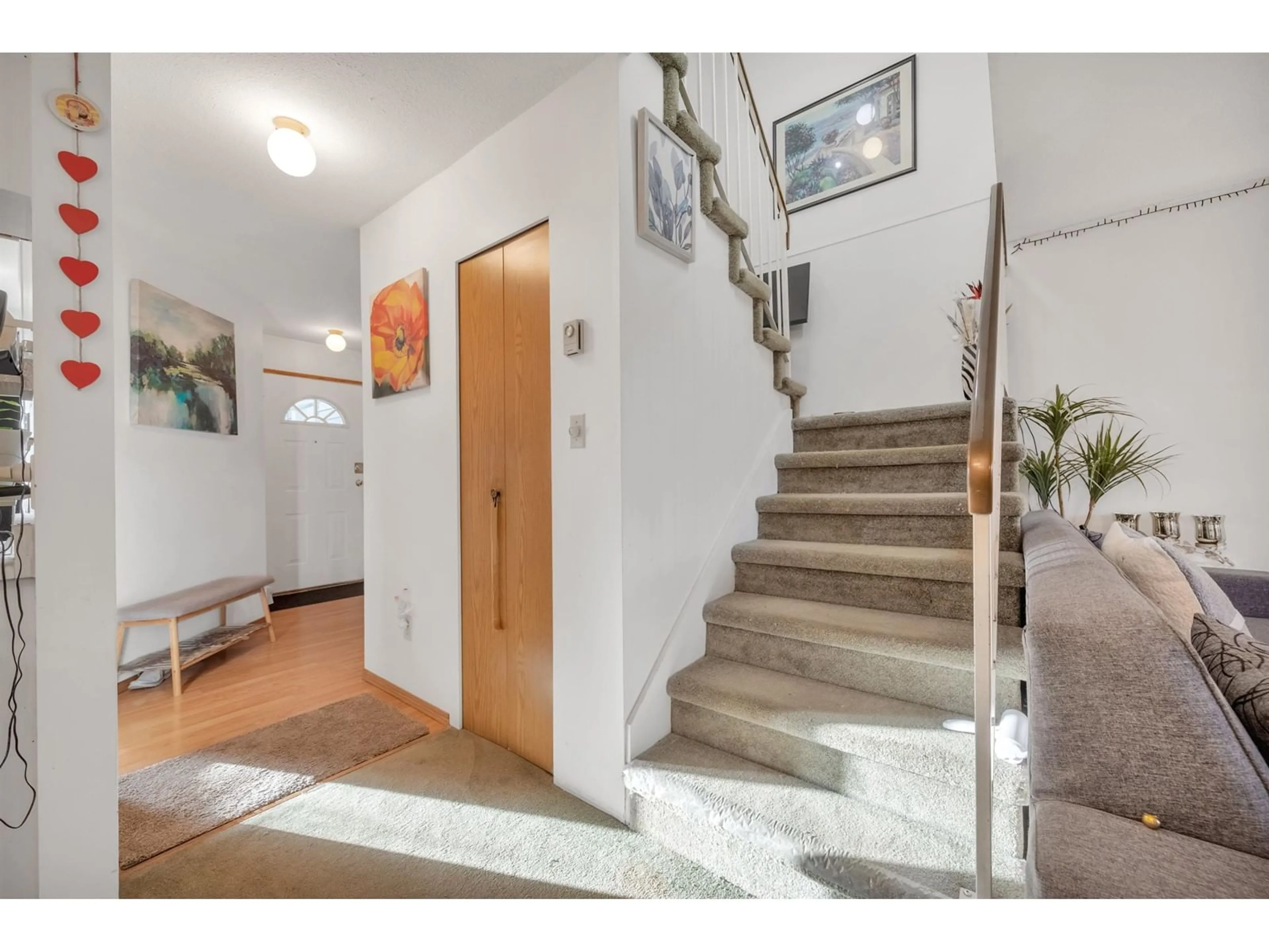 Indoor foyer for 10 - 7540 138, Surrey British Columbia V3W9M5