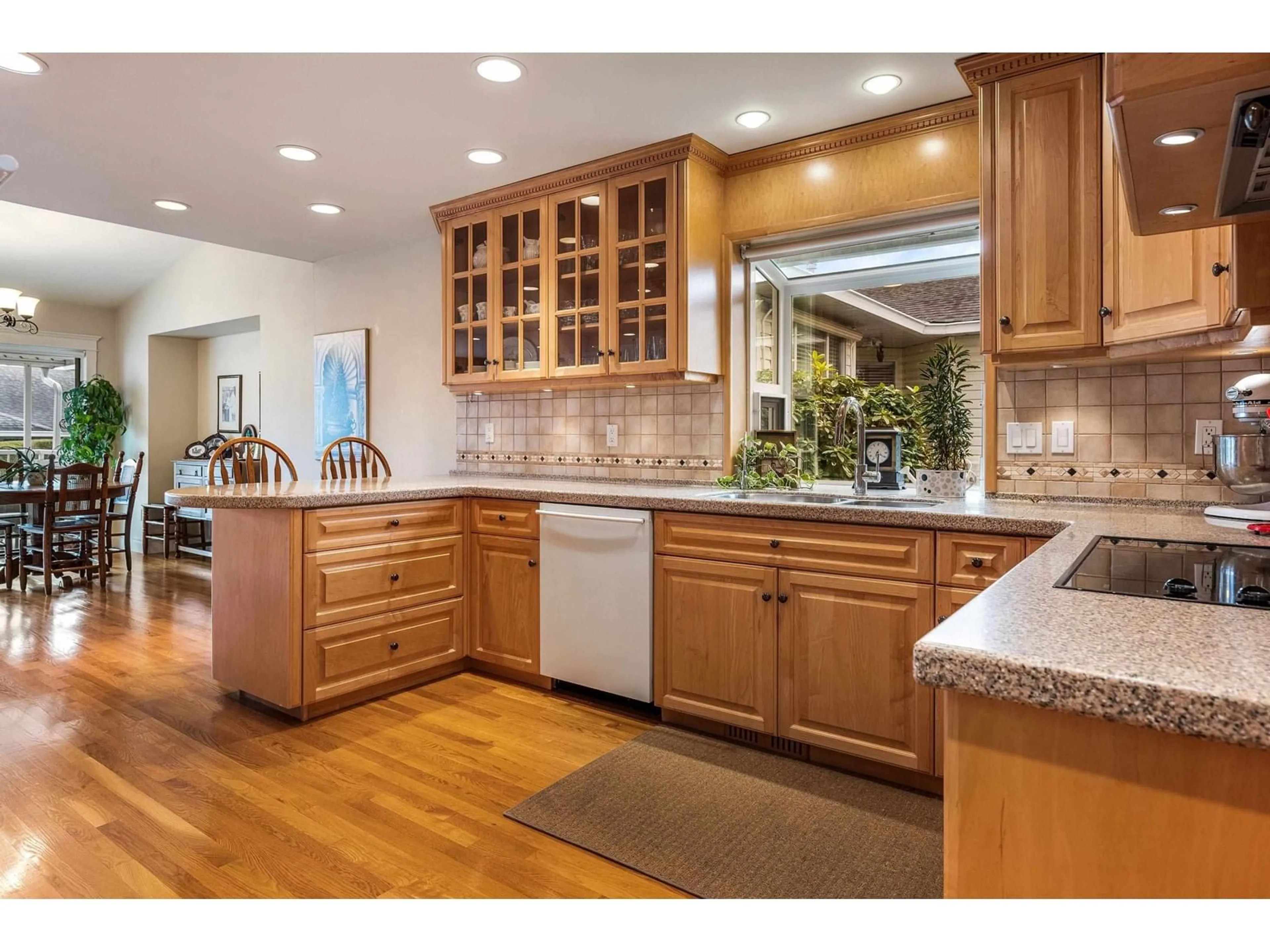 Open concept kitchen, unknown for 14 - 3054 TRAFALGAR, Abbotsford British Columbia V2S7X6