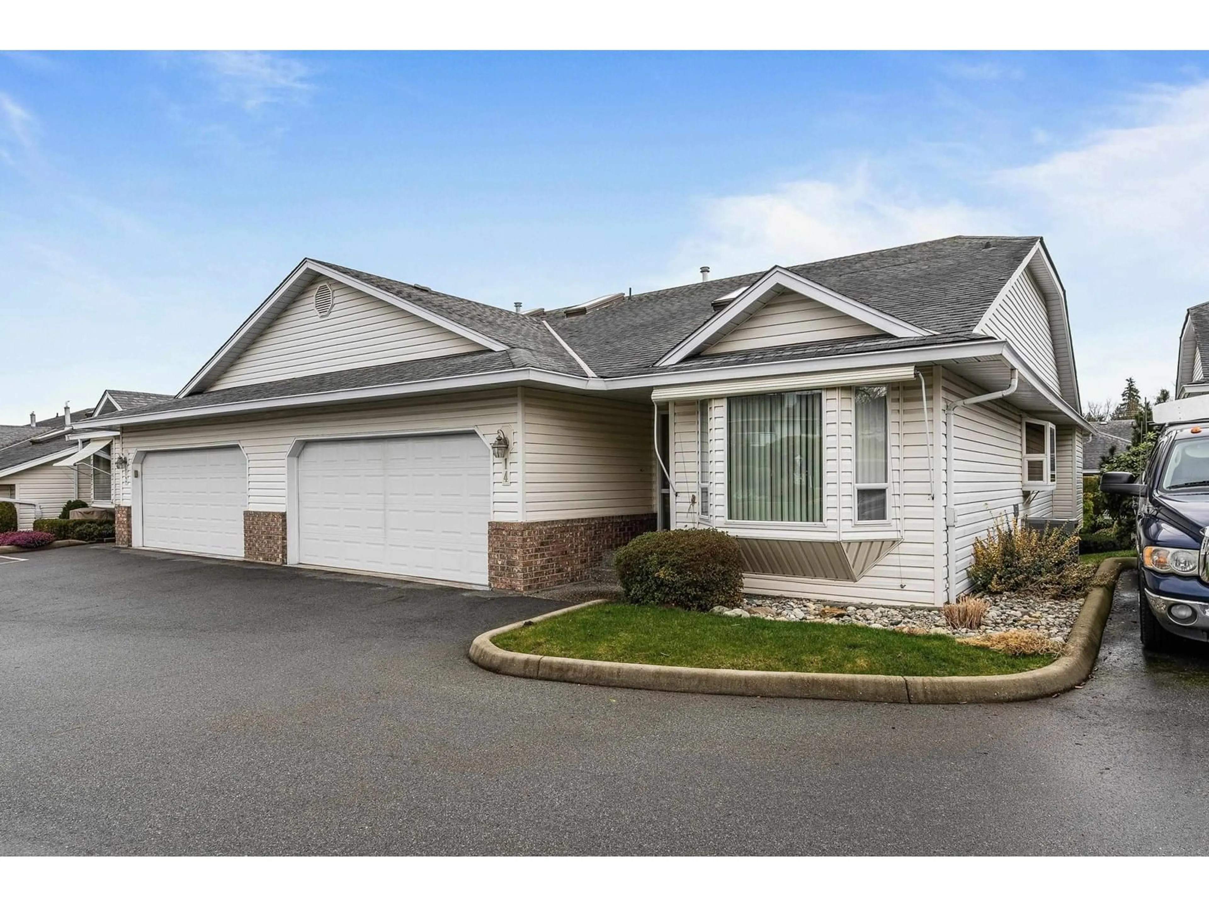 Home with vinyl exterior material, street for 14 3054 TRAFALGAR STREET, Abbotsford British Columbia V2S7X6