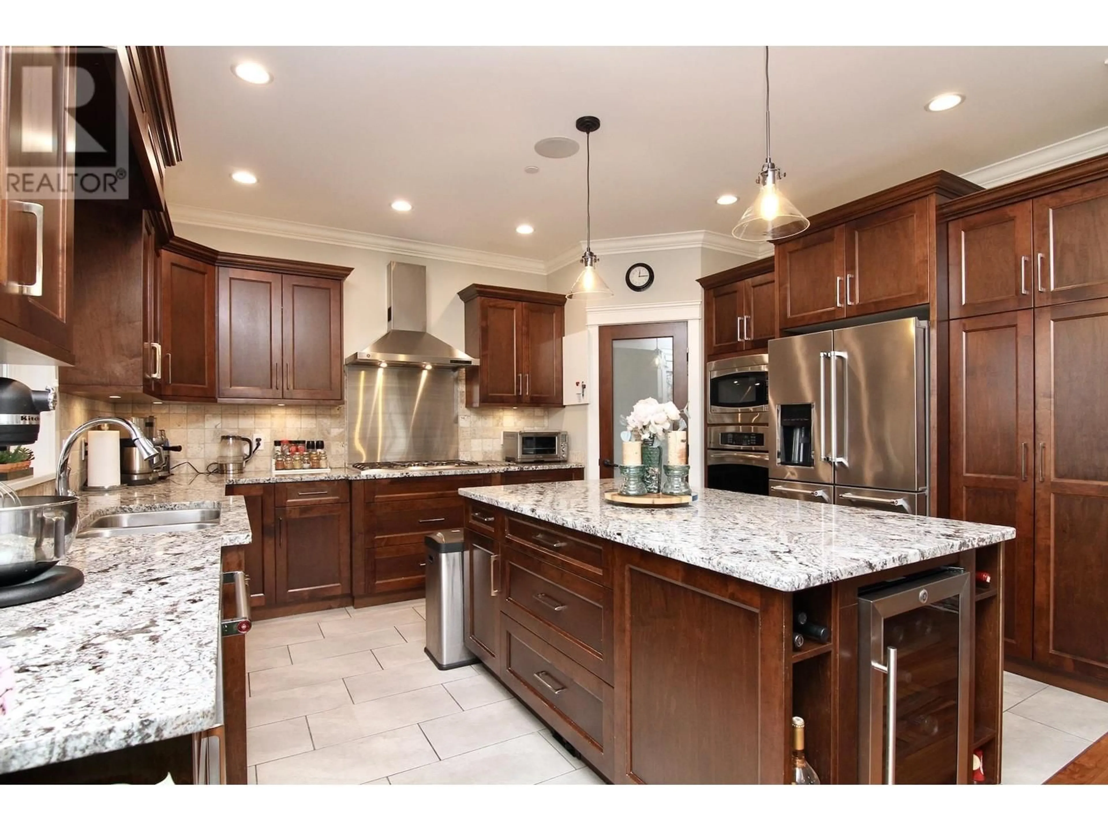 Open concept kitchen, ceramic/tile floor for 13605 MCKERCHER DRIVE, Maple Ridge British Columbia V4R0E1