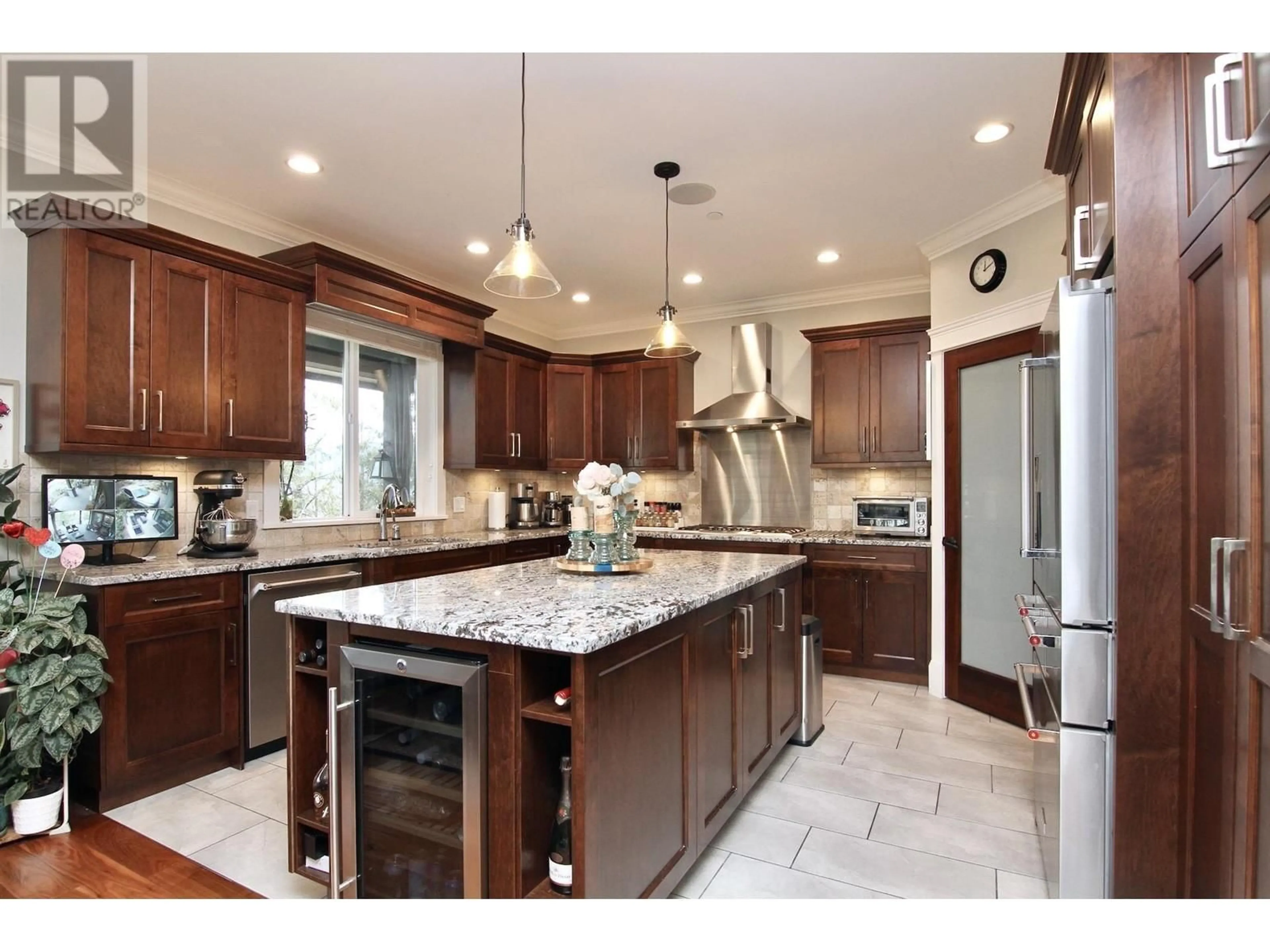 Open concept kitchen, ceramic/tile floor for 13605 MCKERCHER DRIVE, Maple Ridge British Columbia V4R0E1