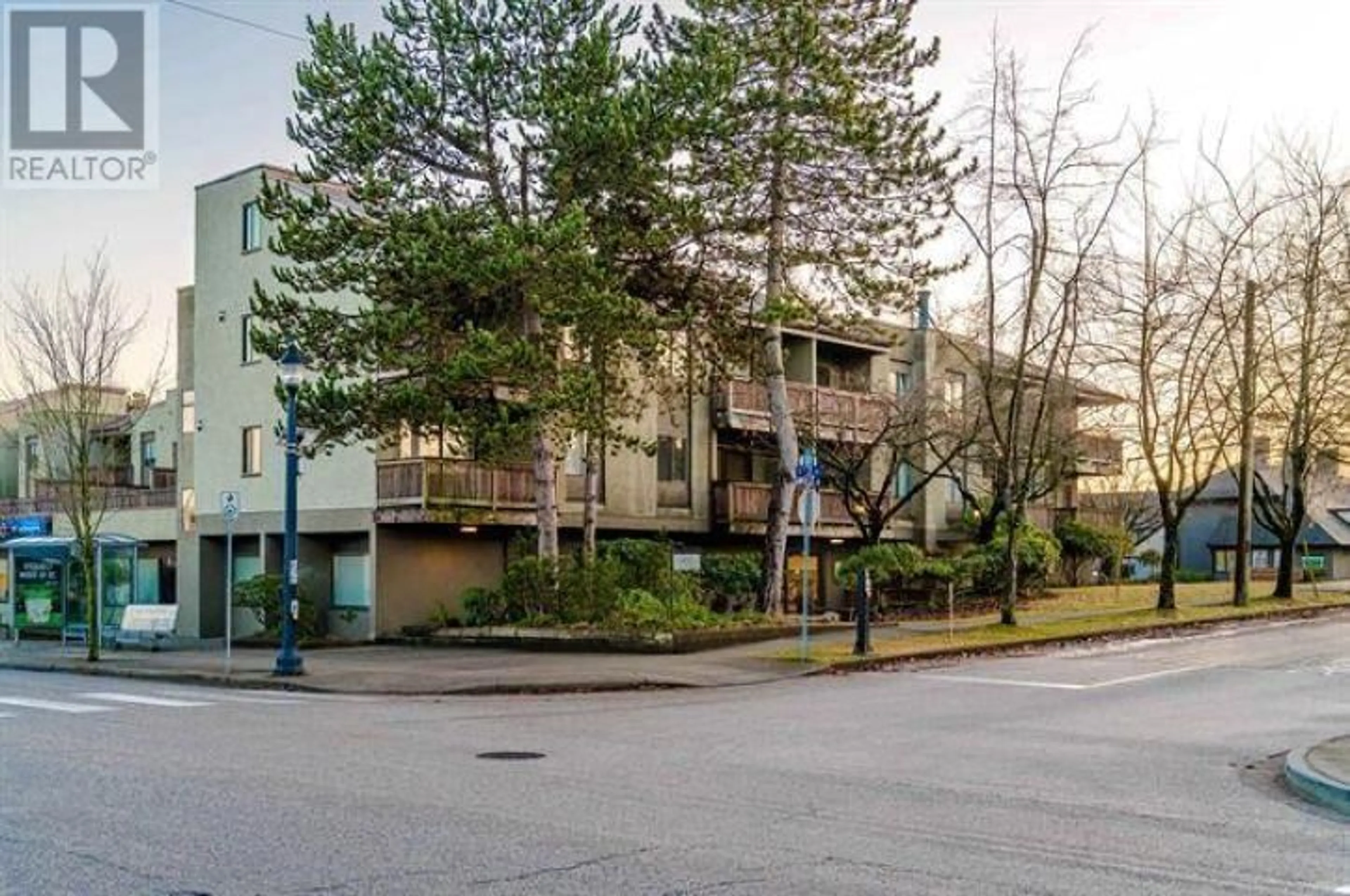 Patio, street for 212 1202 LONDON STREET, New Westminster British Columbia V3M5Z7