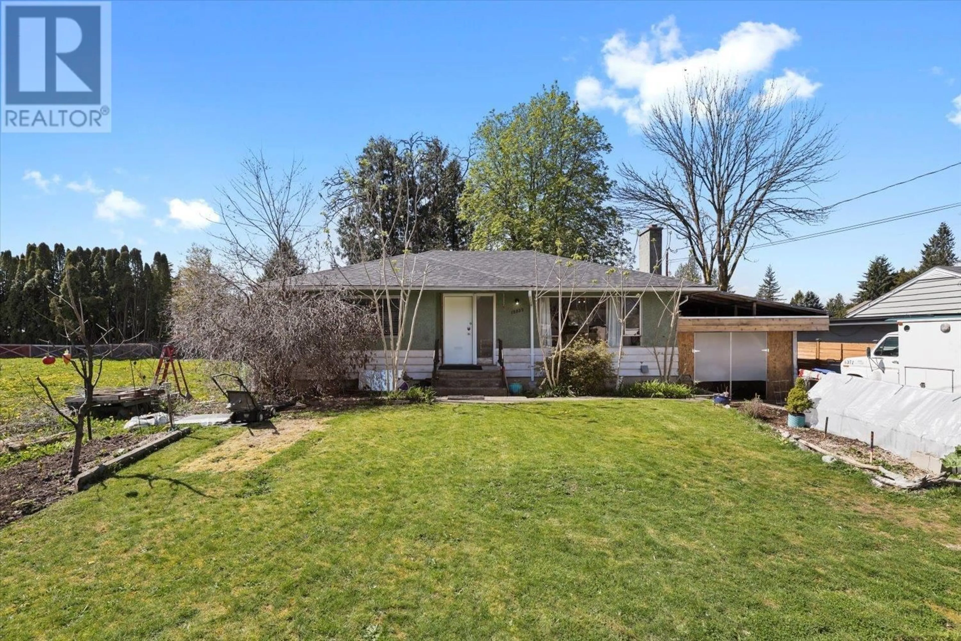 A pic from outside/outdoor area/front of a property/back of a property/a pic from drone, unknown for 12039 220 STREET, Maple Ridge British Columbia V2X5R6