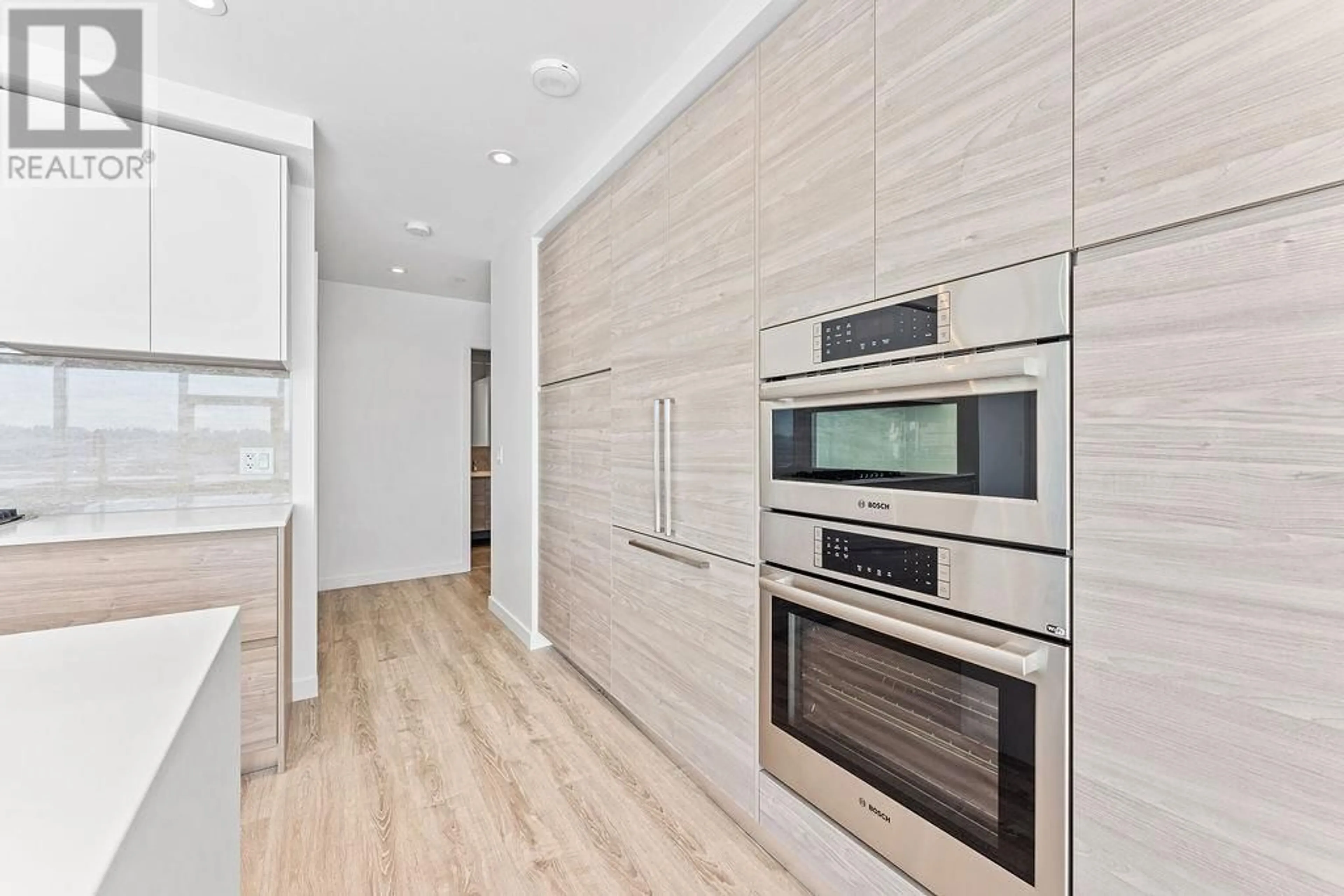 Contemporary kitchen, unknown for 1307 - 660 QUAYSIDE DRIVE, New Westminster British Columbia V3M0P1