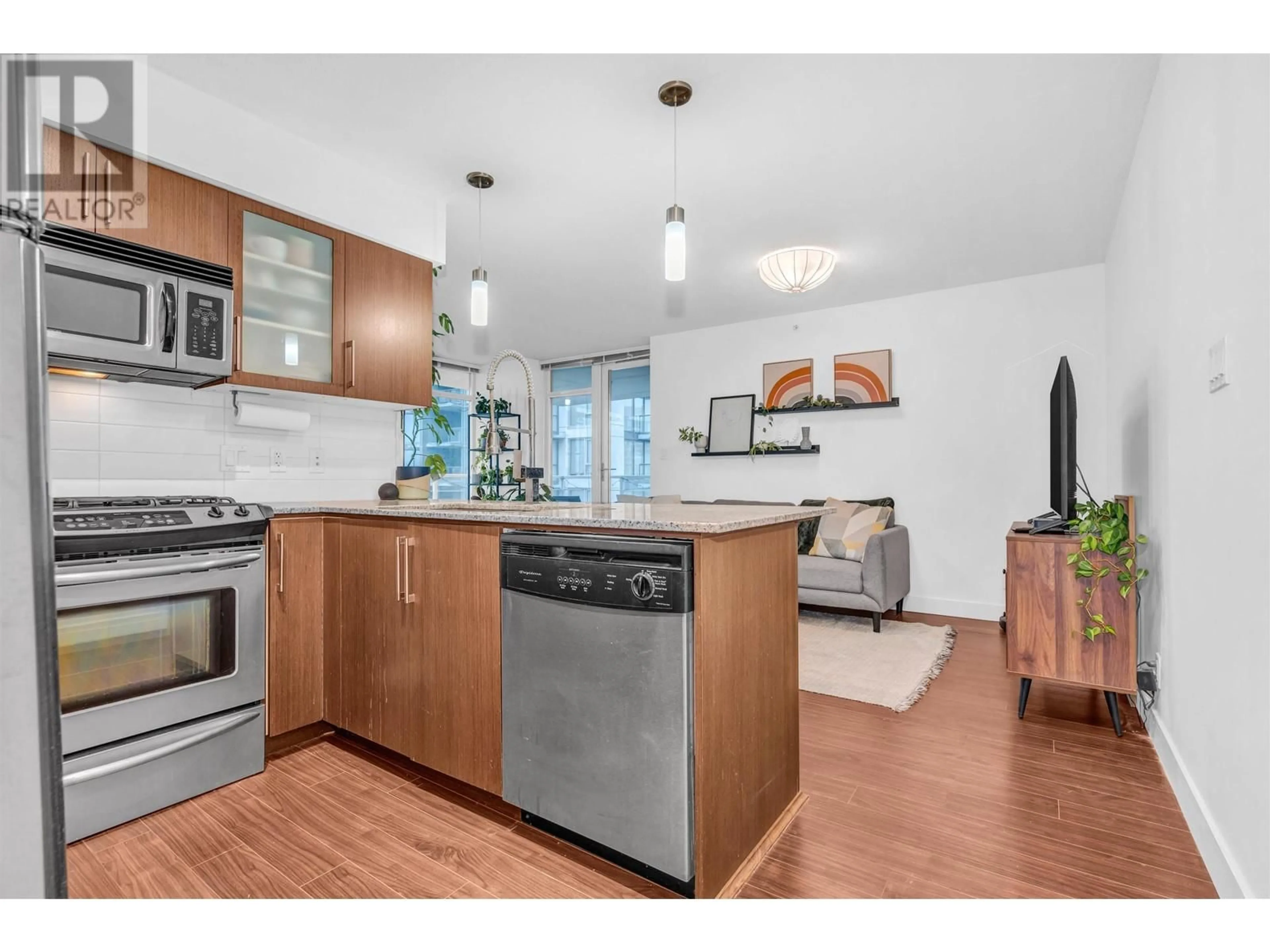 Open concept kitchen, wood/laminate floor for 905 - 8068 WESTMINSTER HIGHWAY, Richmond British Columbia V6X0C6