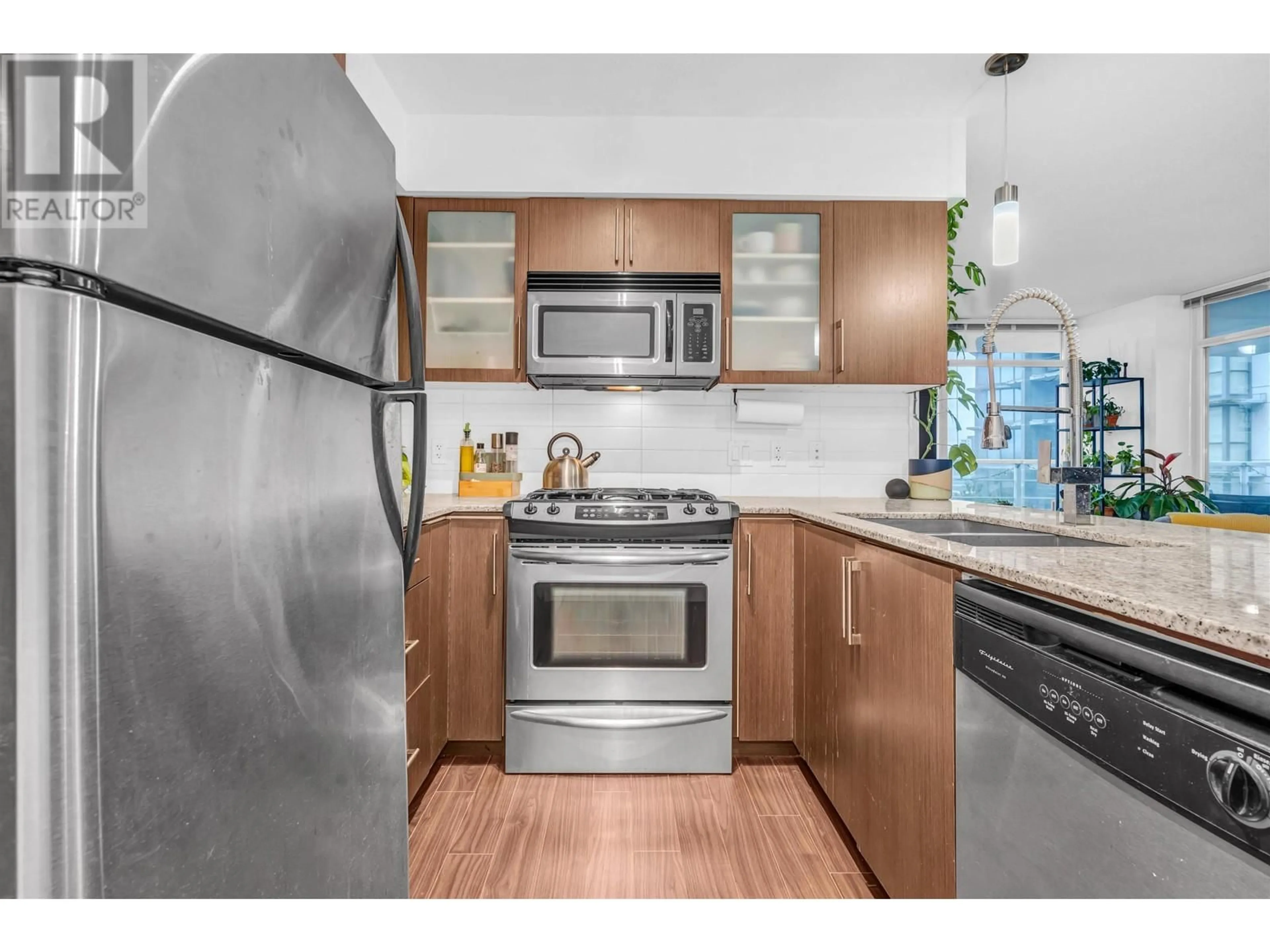 Standard kitchen, unknown for 905 - 8068 WESTMINSTER HIGHWAY, Richmond British Columbia V6X0C6