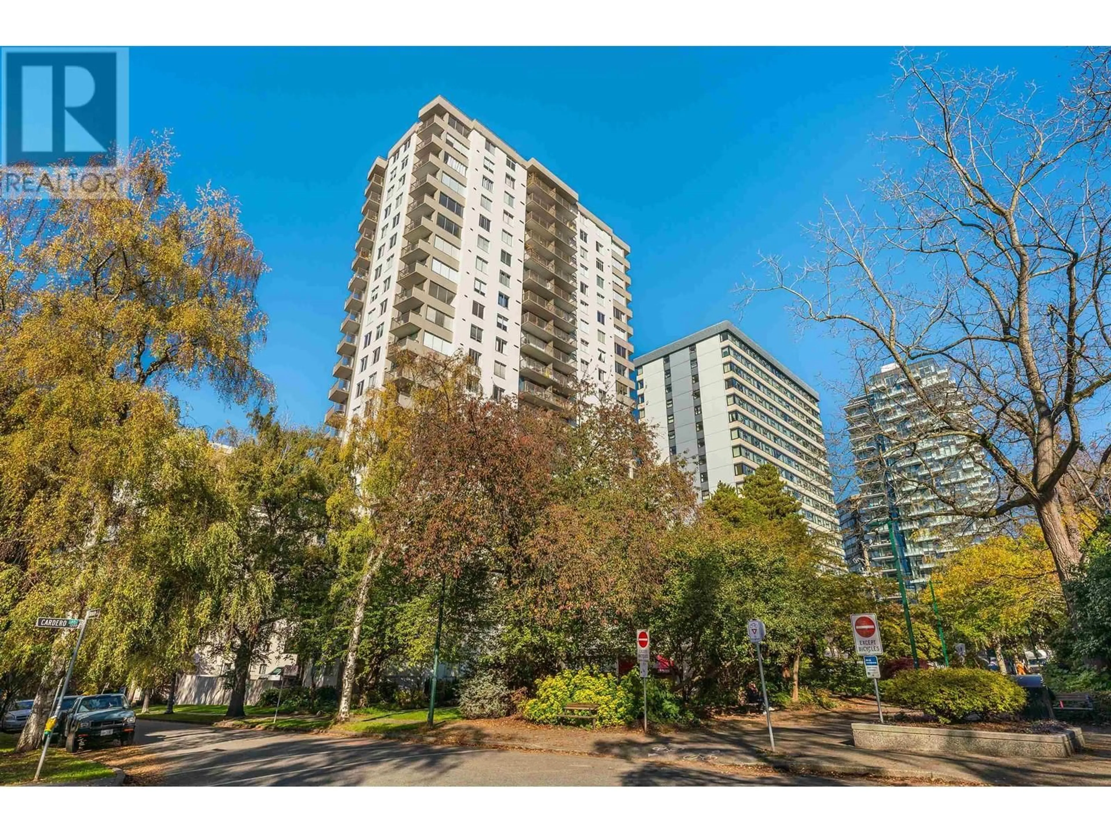 A pic from outside/outdoor area/front of a property/back of a property/a pic from drone, city buildings view from balcony for 605 1251 CARDERO STREET, Vancouver British Columbia V6G2H9