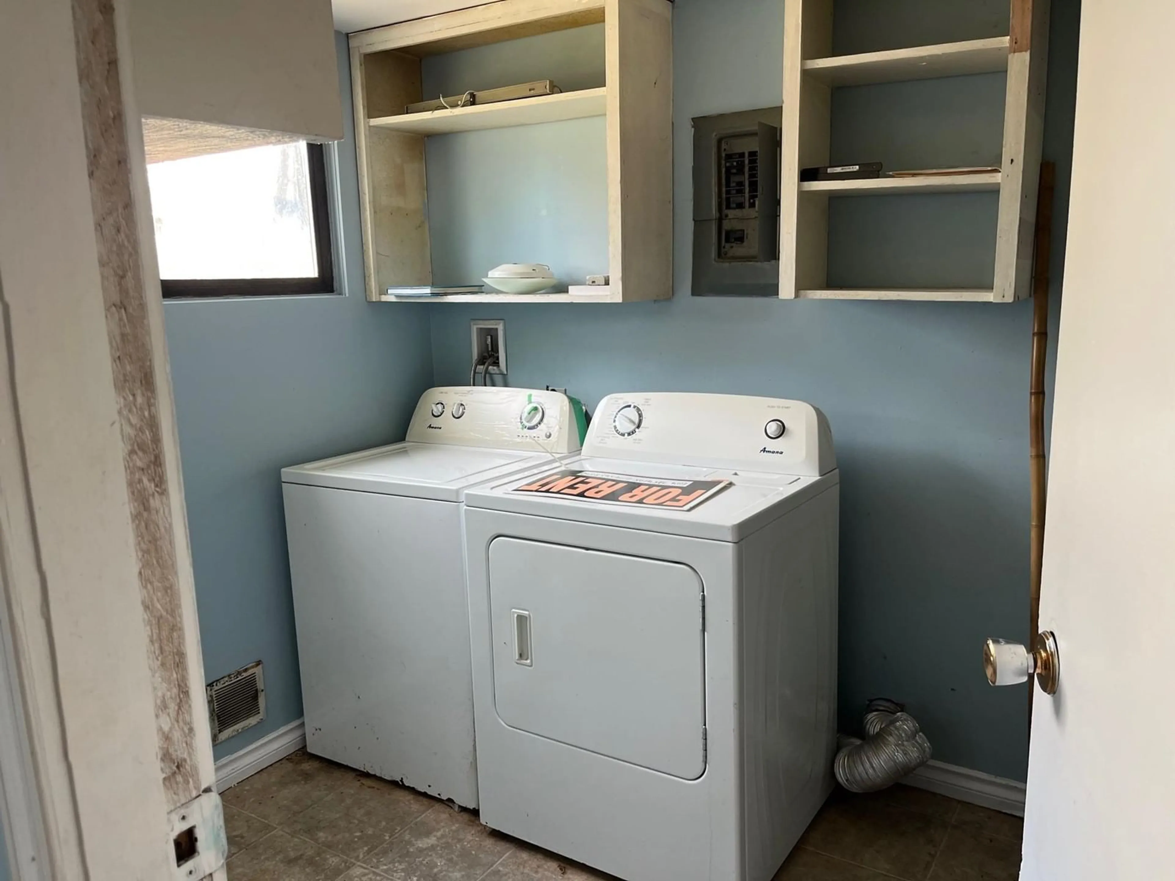 Laundry room for 12637 115, Surrey British Columbia V3V3P8