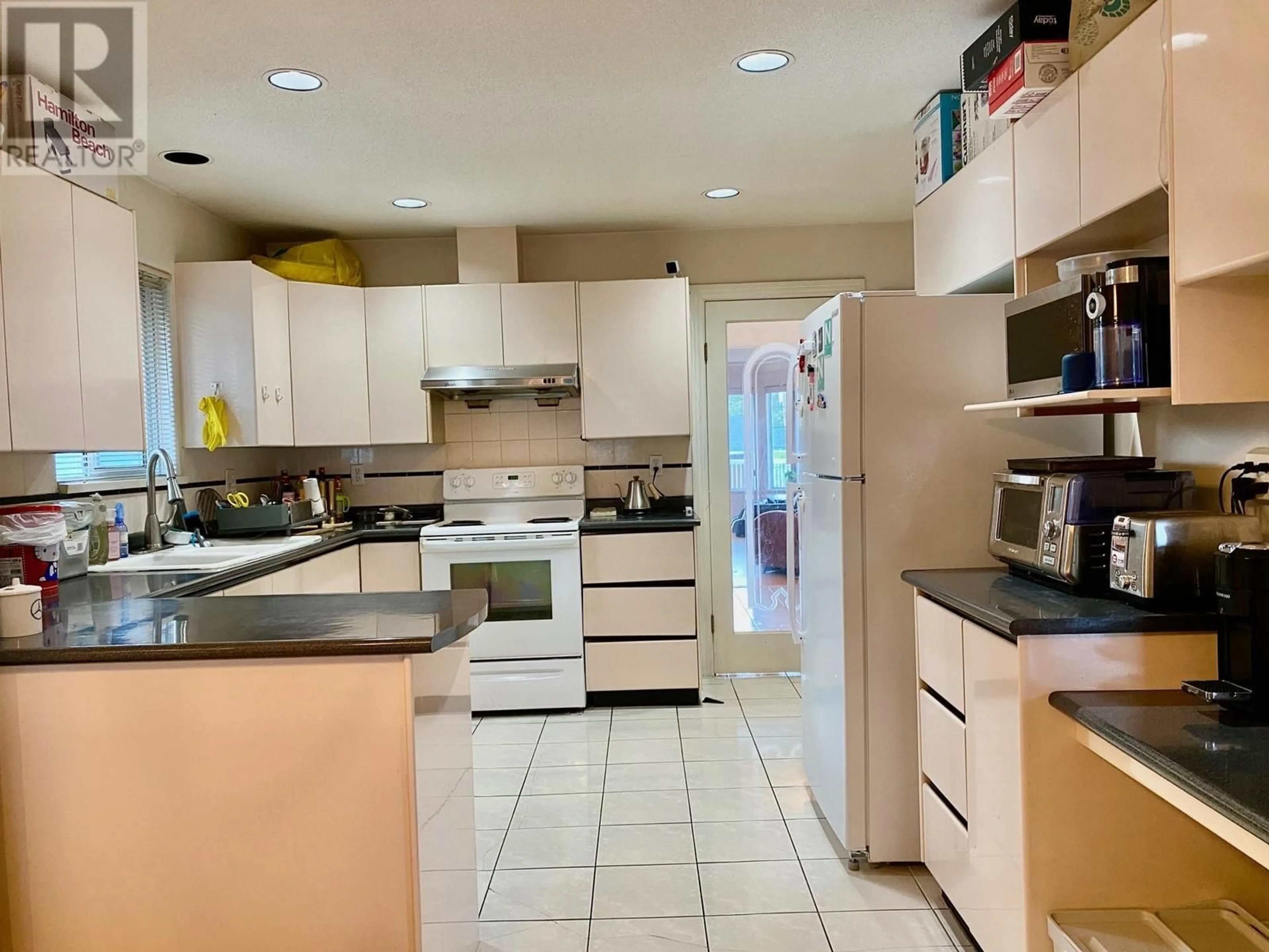 Unknown for 3754 ELMWOOD STREET, Burnaby British Columbia V5G1R7