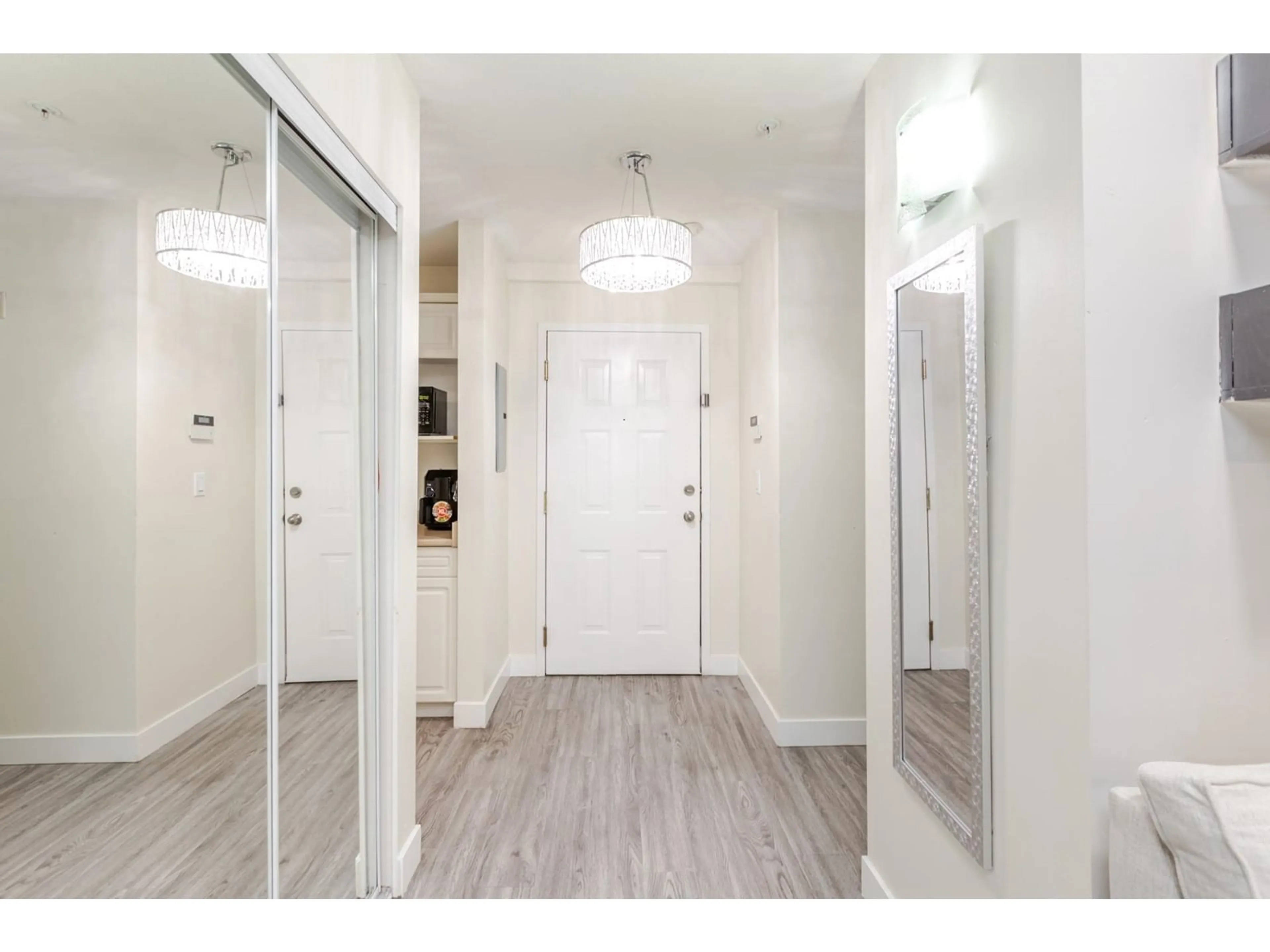 Indoor entryway for 3 - 19991 53A, Langley British Columbia V3A8H6