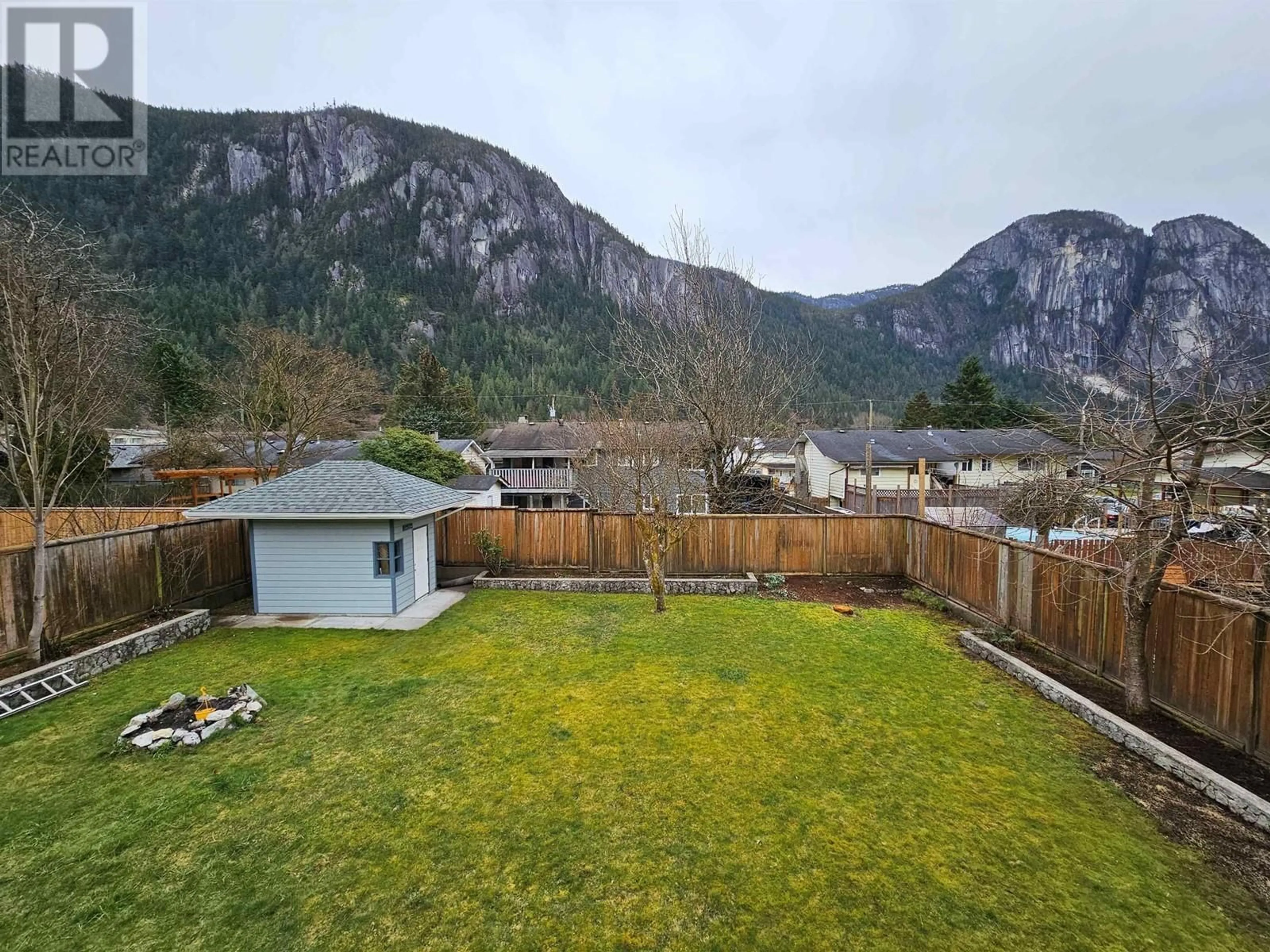 A pic from outside/outdoor area/front of a property/back of a property/a pic from drone, mountain view for 38336 WESTWAY AVENUE, Squamish British Columbia V8B0W6