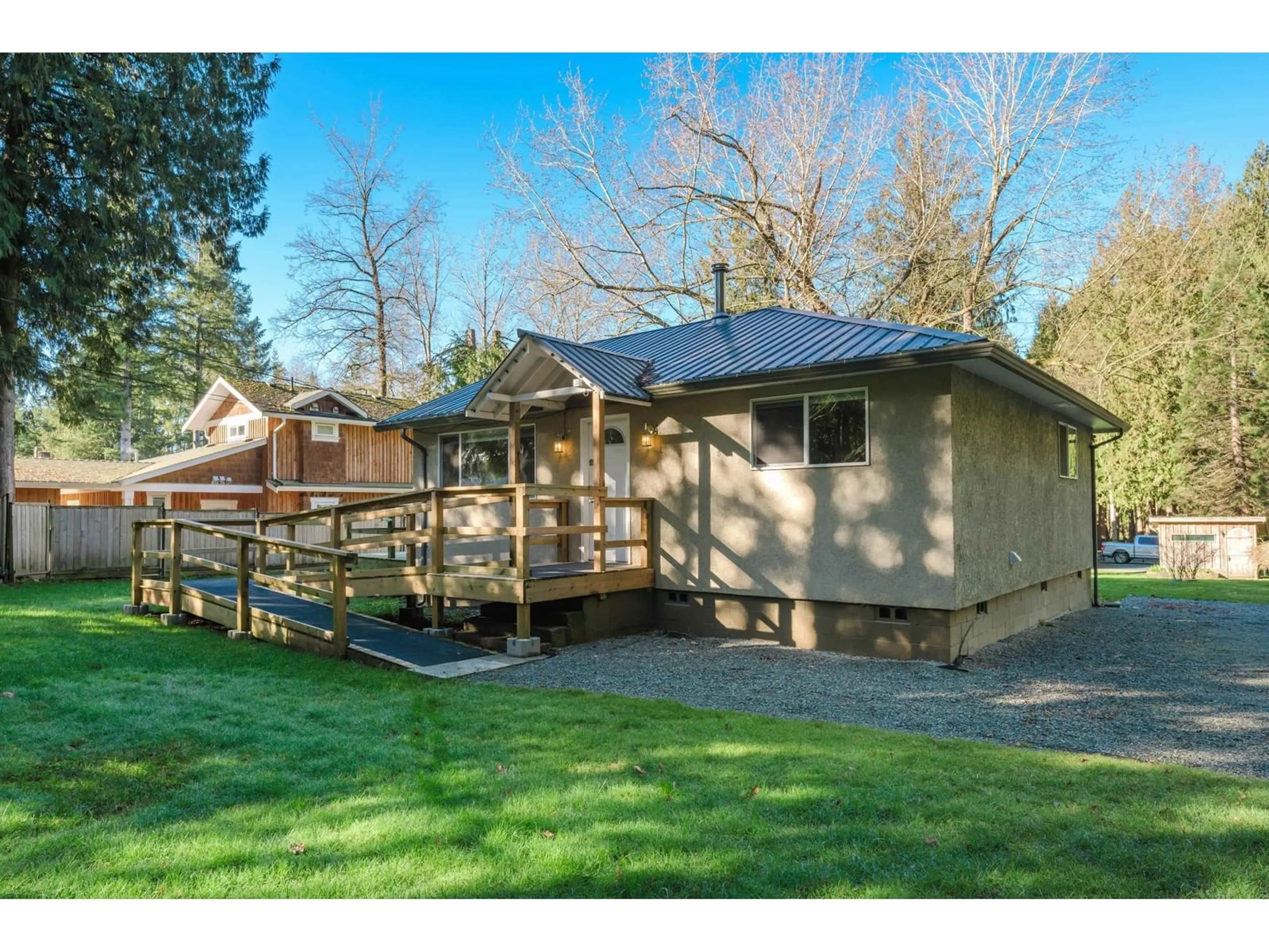 Home with vinyl exterior material, unknown for 3955 248, Langley British Columbia V4W2B3