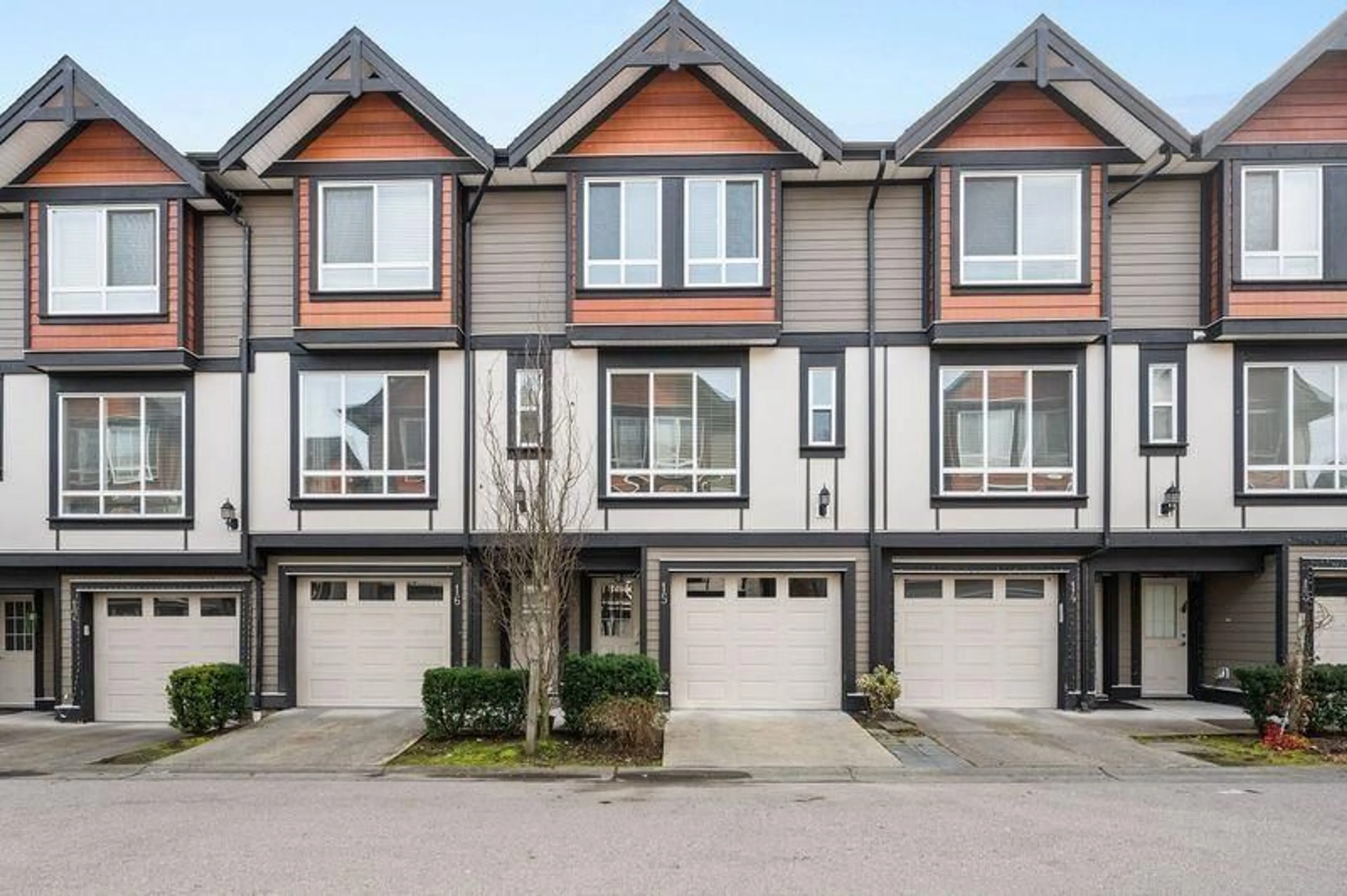 Unknown for 15 6378 142 STREET, Surrey British Columbia V3X1B8