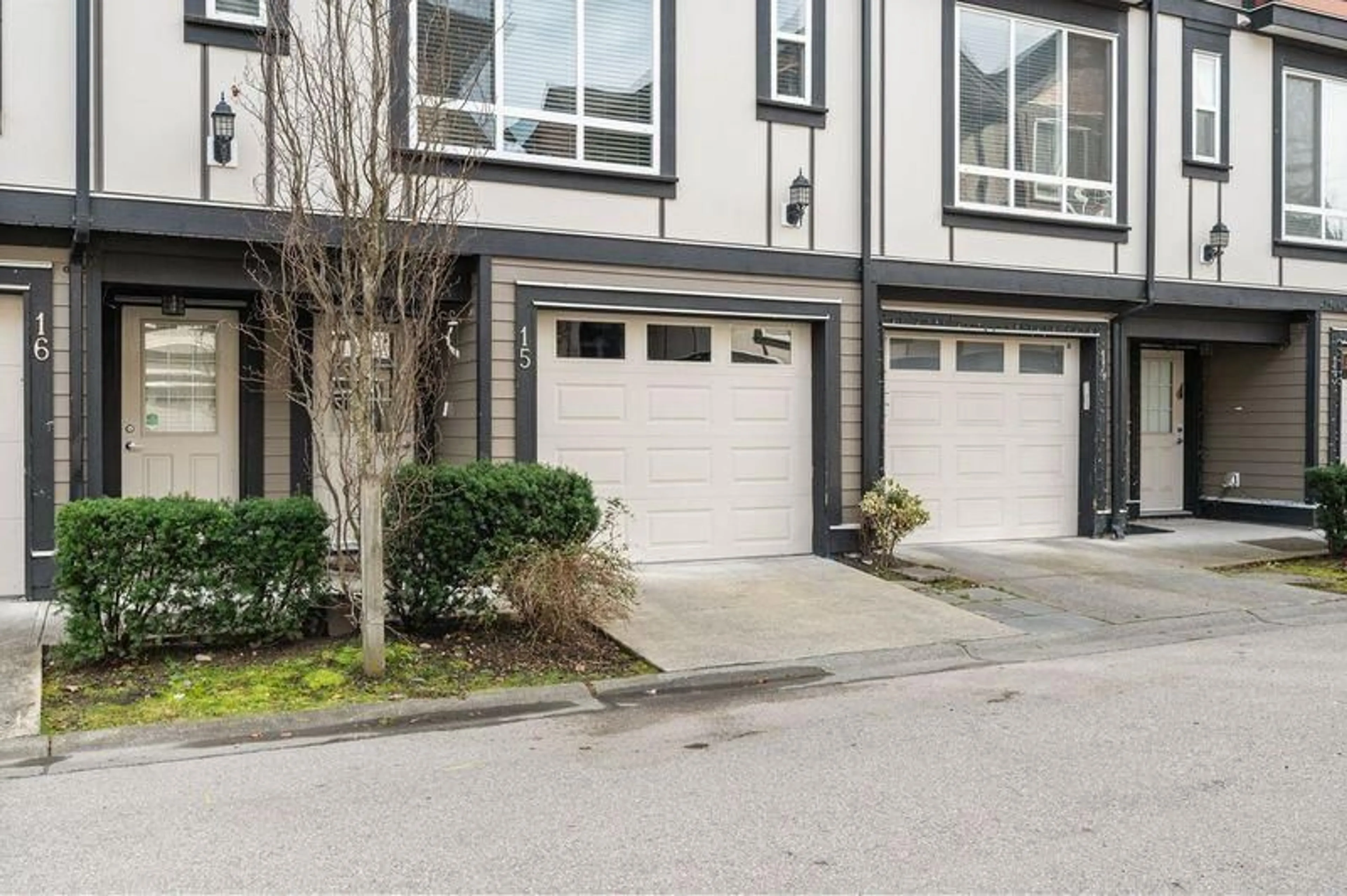 Unknown for 15 6378 142 STREET, Surrey British Columbia V3X1B8