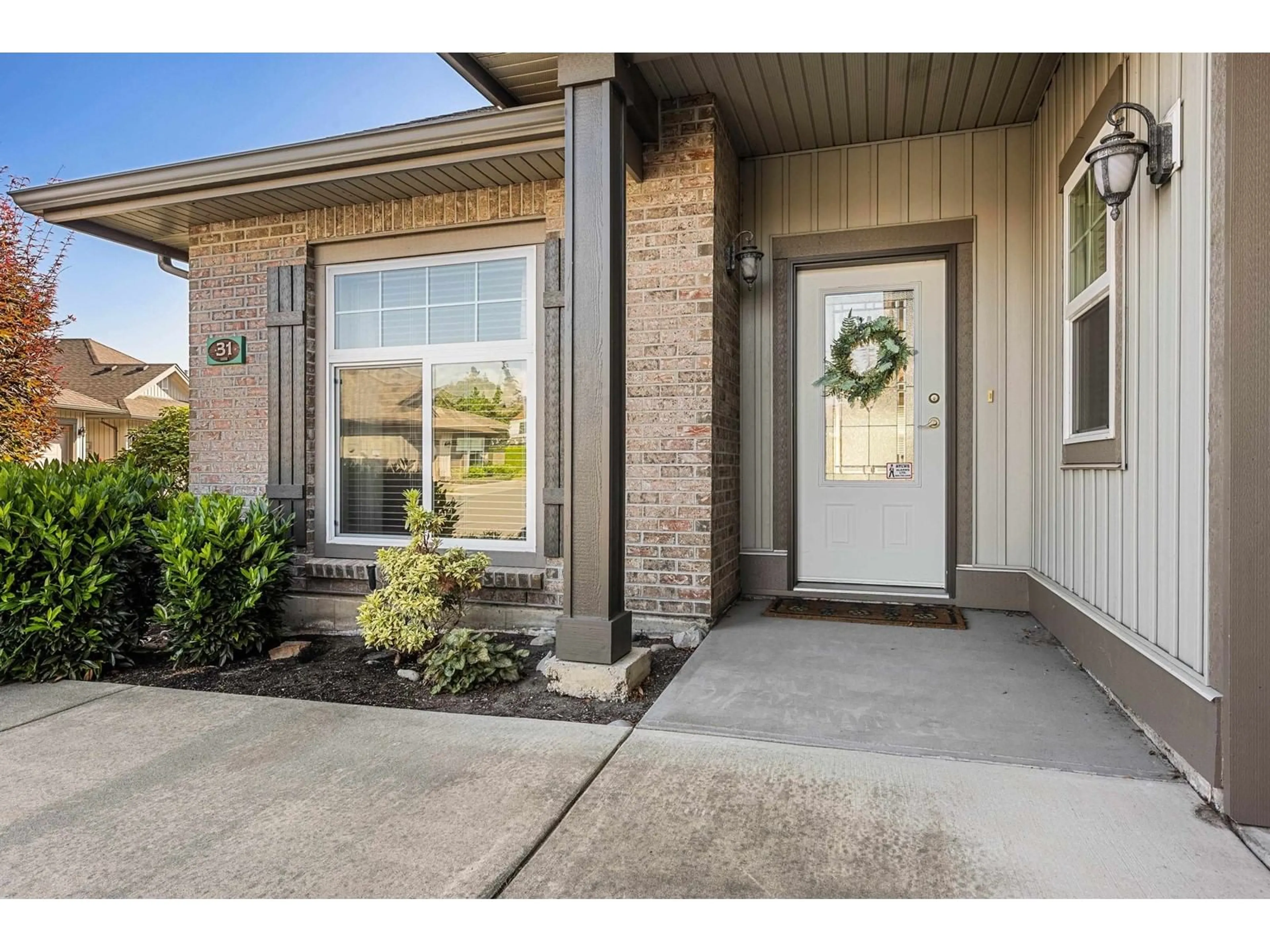 Indoor entryway for 31 45752 STEVENSON ROAD|Sardis South, Chilliwack British Columbia V2R5Y6