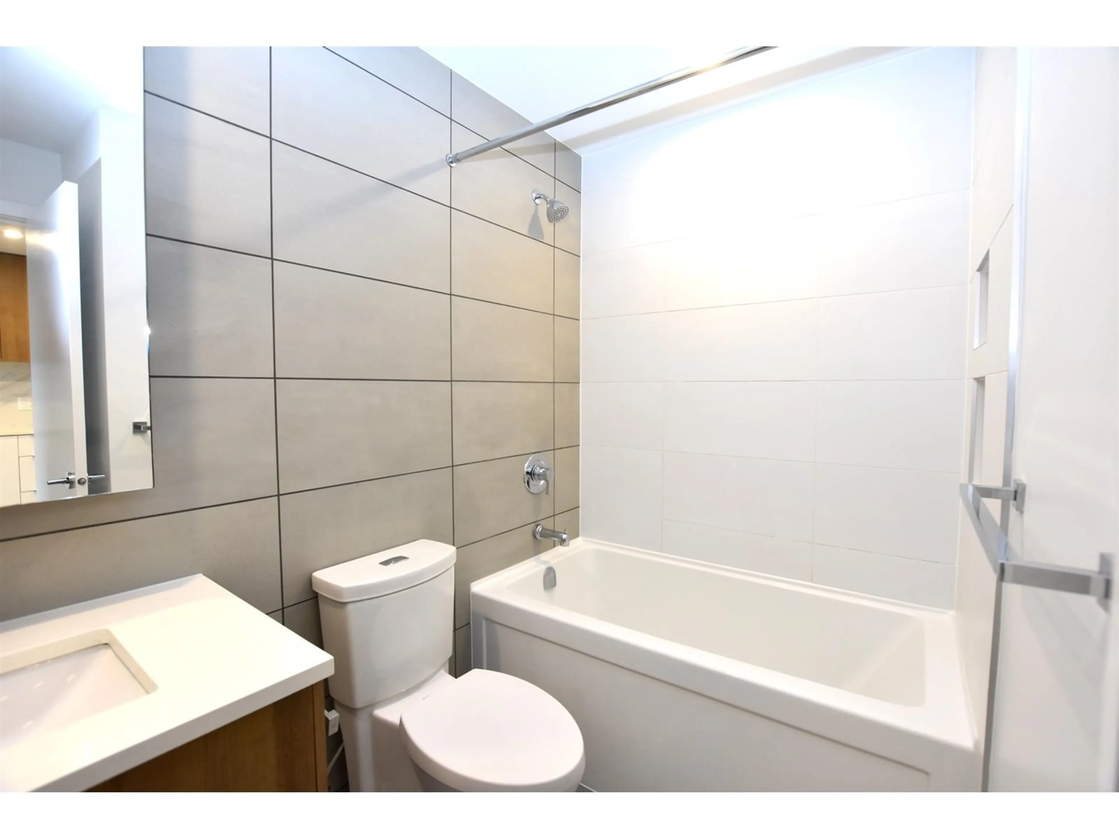 Standard bathroom, ceramic/tile floor for 806 13359 OLD YALE ROAD, Surrey British Columbia V3T0S4