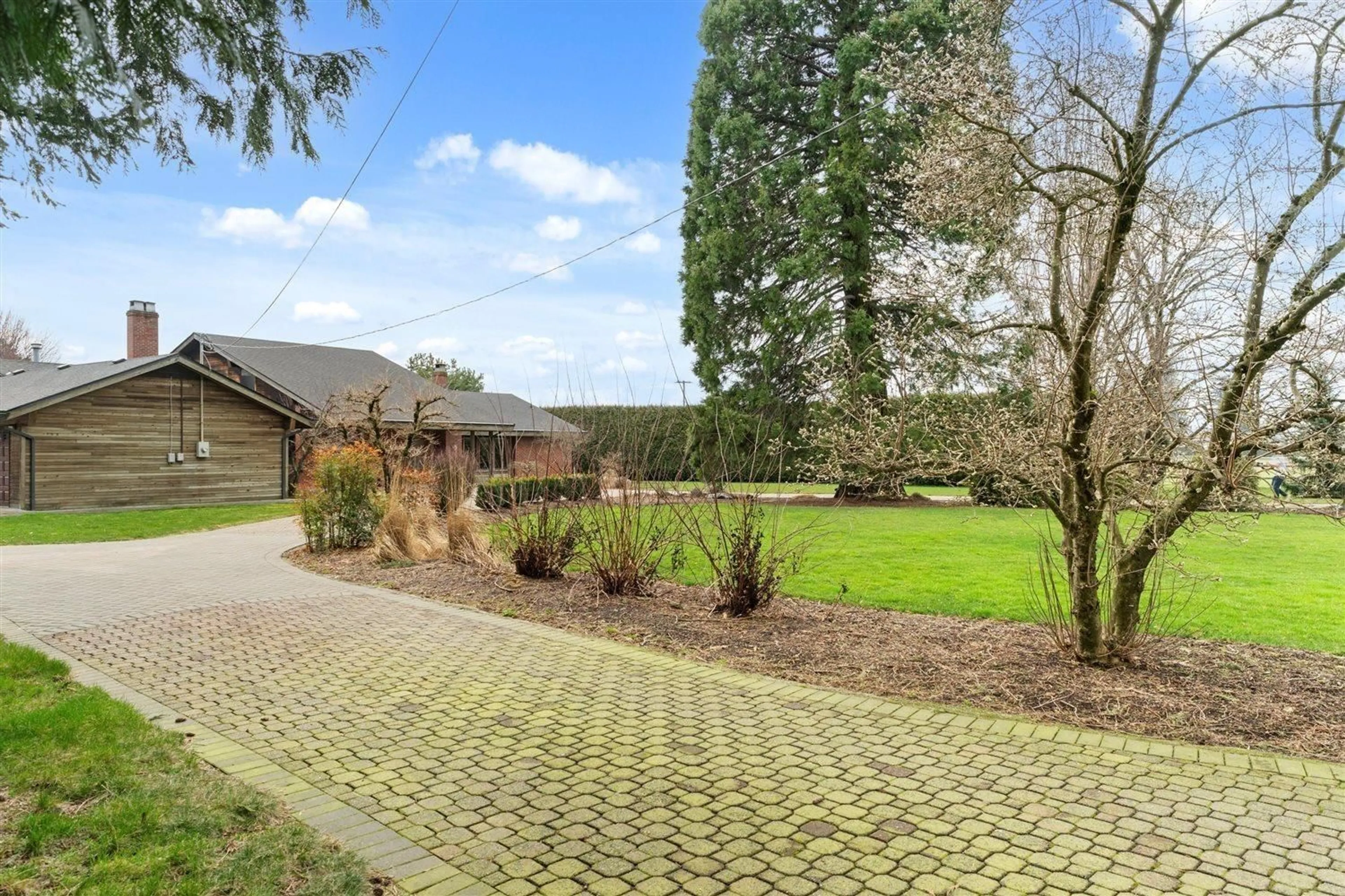 A pic from outside/outdoor area/front of a property/back of a property/a pic from drone, unknown for 48810 CHILLIWACK CENTRAL ROAD|East Chill, Chilliwack British Columbia V2P6H3