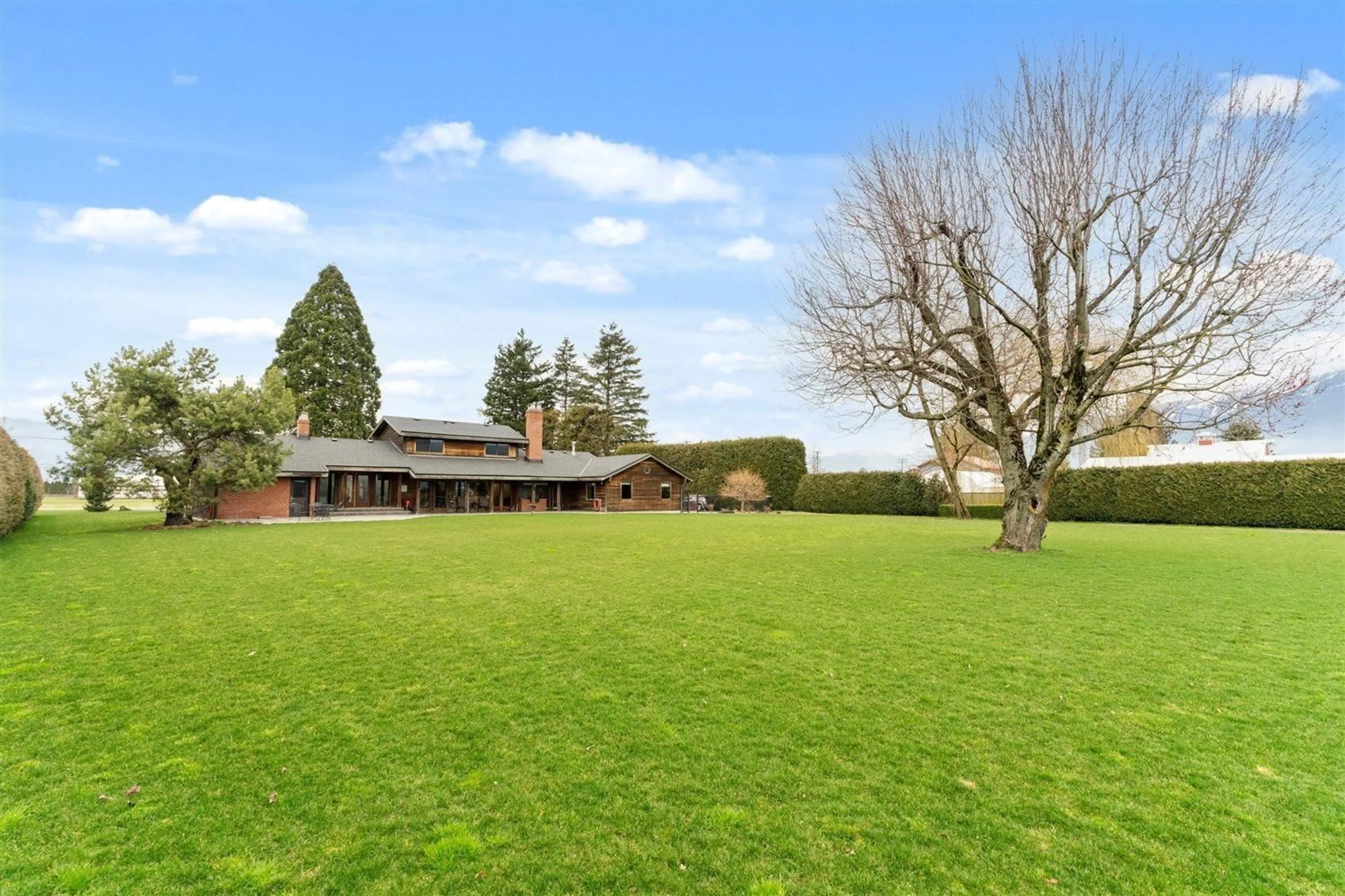 A pic from outside/outdoor area/front of a property/back of a property/a pic from drone, unknown for 48810 CHILLIWACK CENTRAL ROAD|East Chill, Chilliwack British Columbia V2P6H3