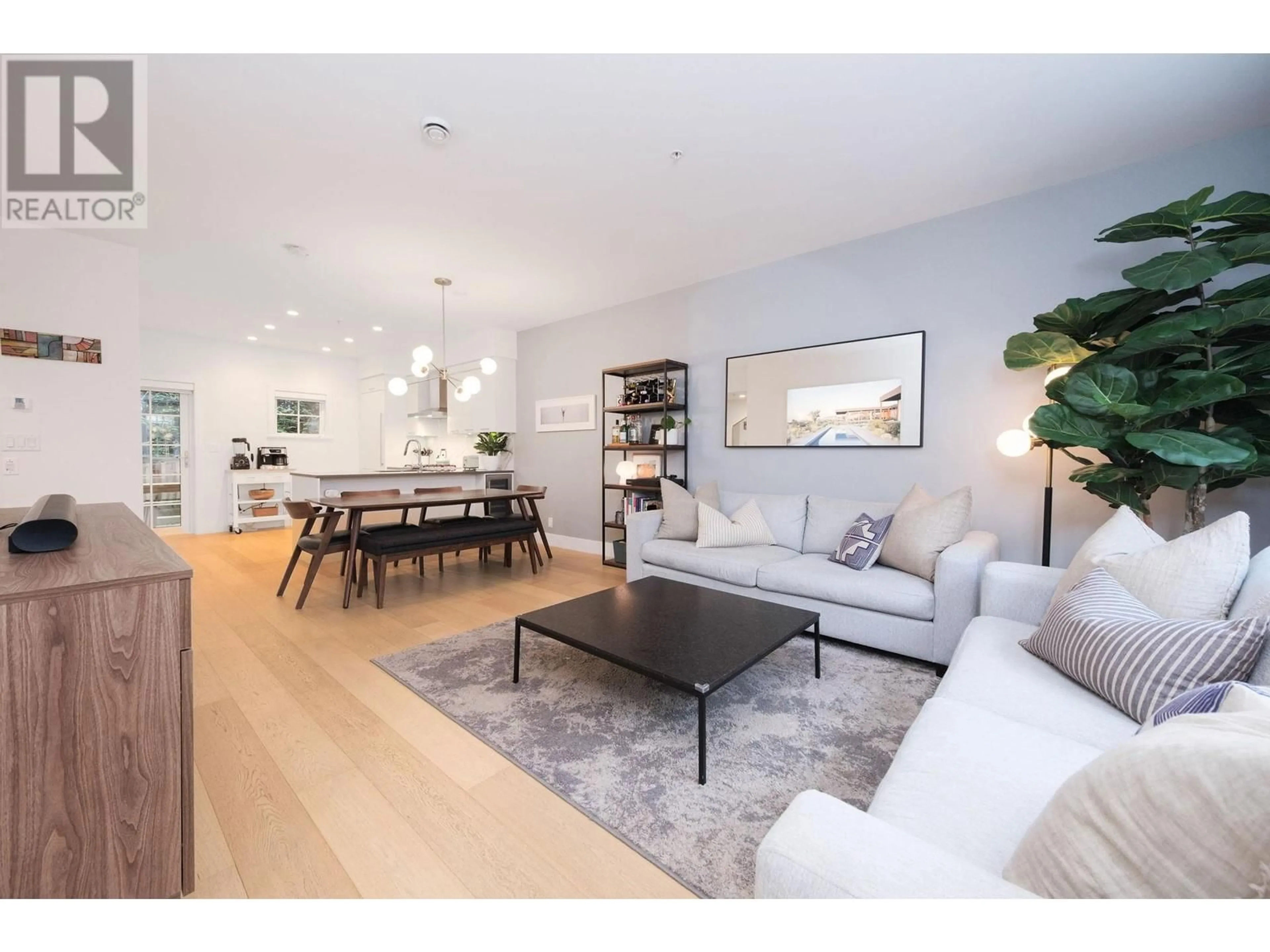 Living room with furniture, unknown for 23 - 1133 RIDGEWOOD DRIVE, North Vancouver British Columbia V7R0A4