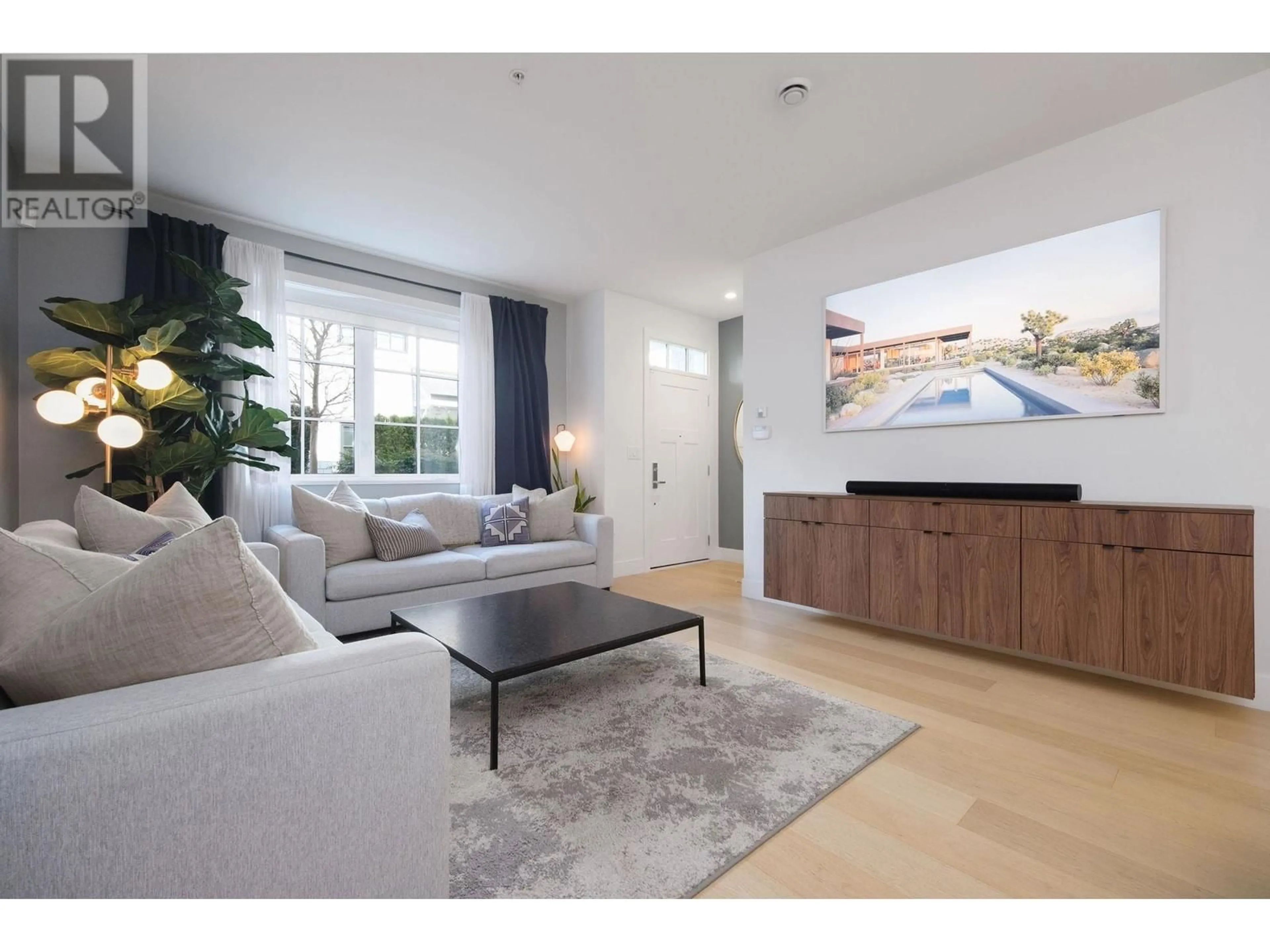 Living room with furniture, unknown for 23 - 1133 RIDGEWOOD DRIVE, North Vancouver British Columbia V7R0A4