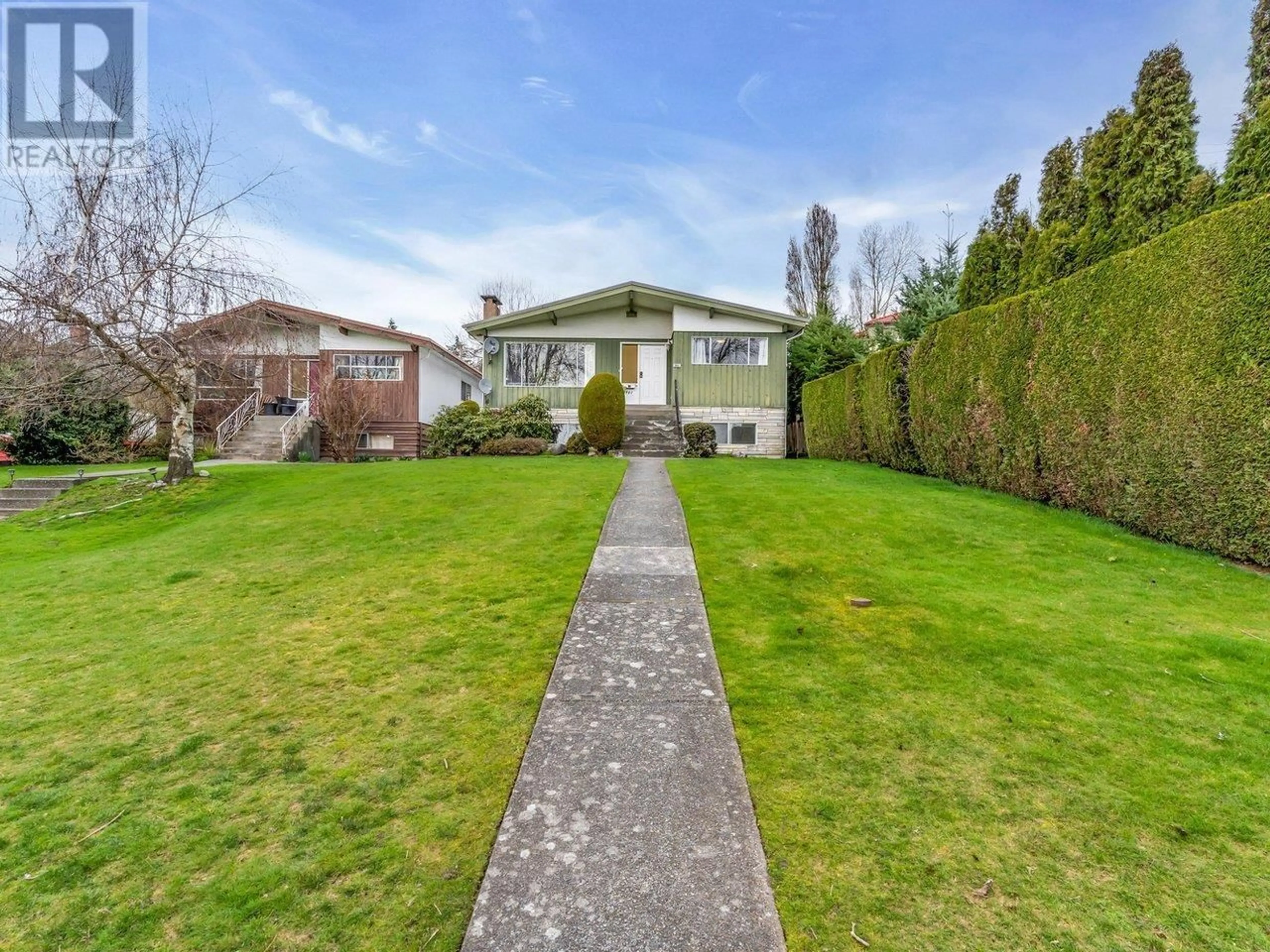 A pic from outside/outdoor area/front of a property/back of a property/a pic from drone, street for 1861 ISLAND AVENUE, Vancouver British Columbia V5P2S5