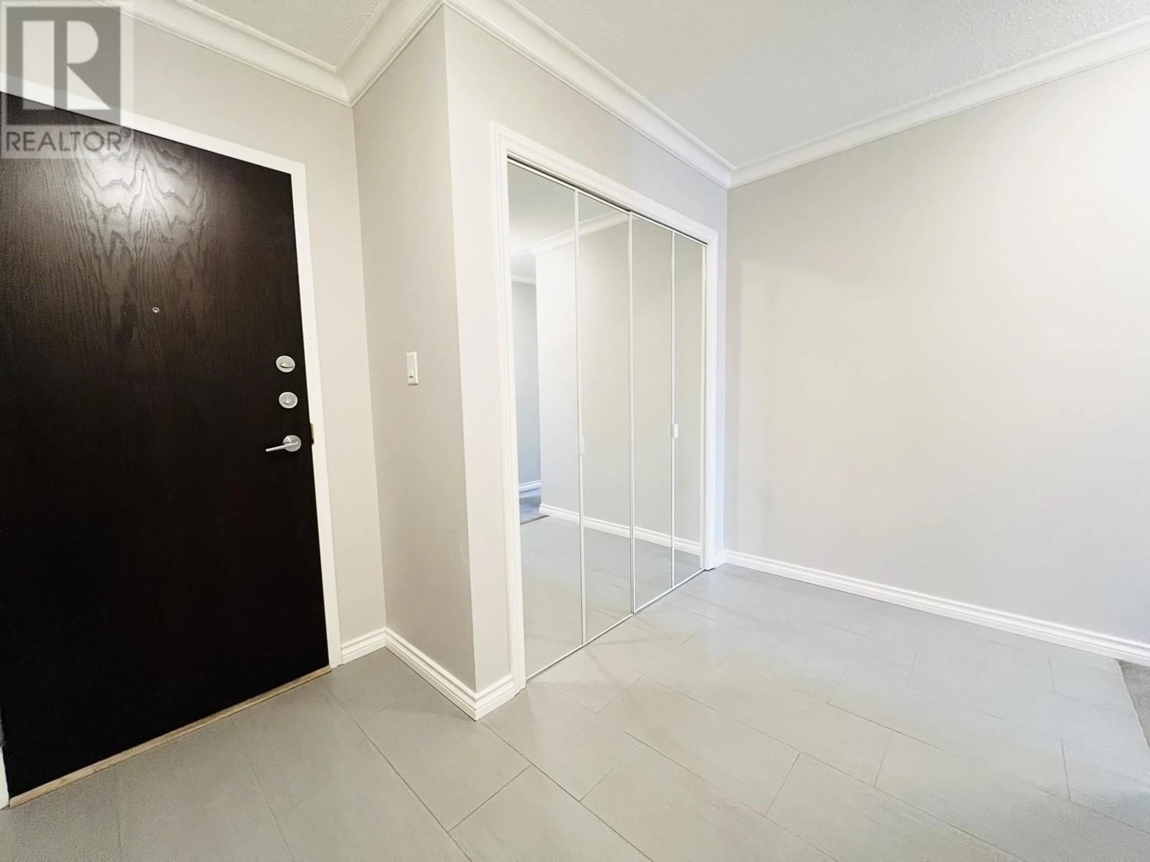 Indoor foyer for 302 - 1508 MARINER WALK, Vancouver British Columbia V6J4X9