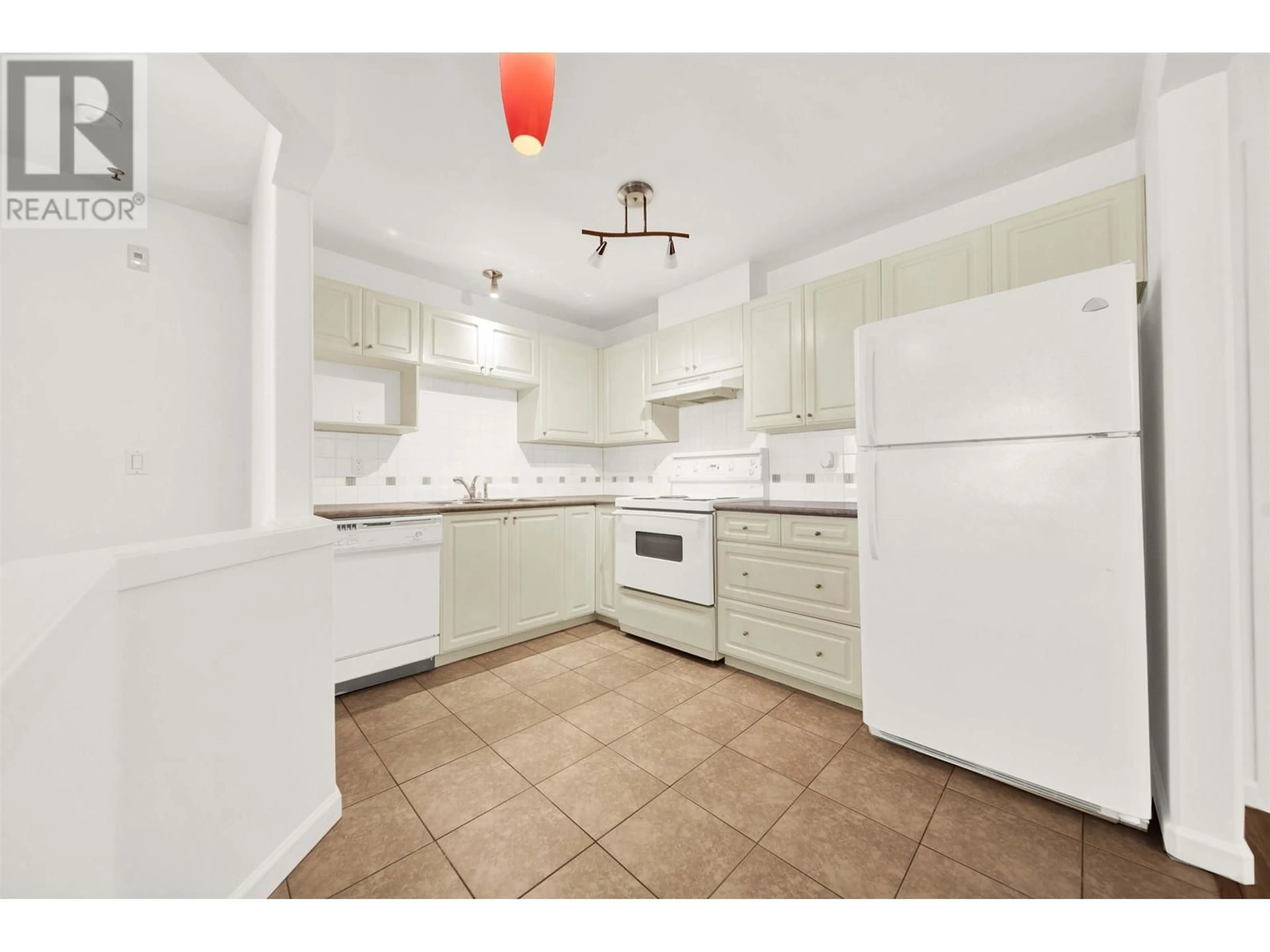 Standard kitchen, ceramic/tile floor for 409 215 TWELFTH STREET, New Westminster British Columbia V3M4H4