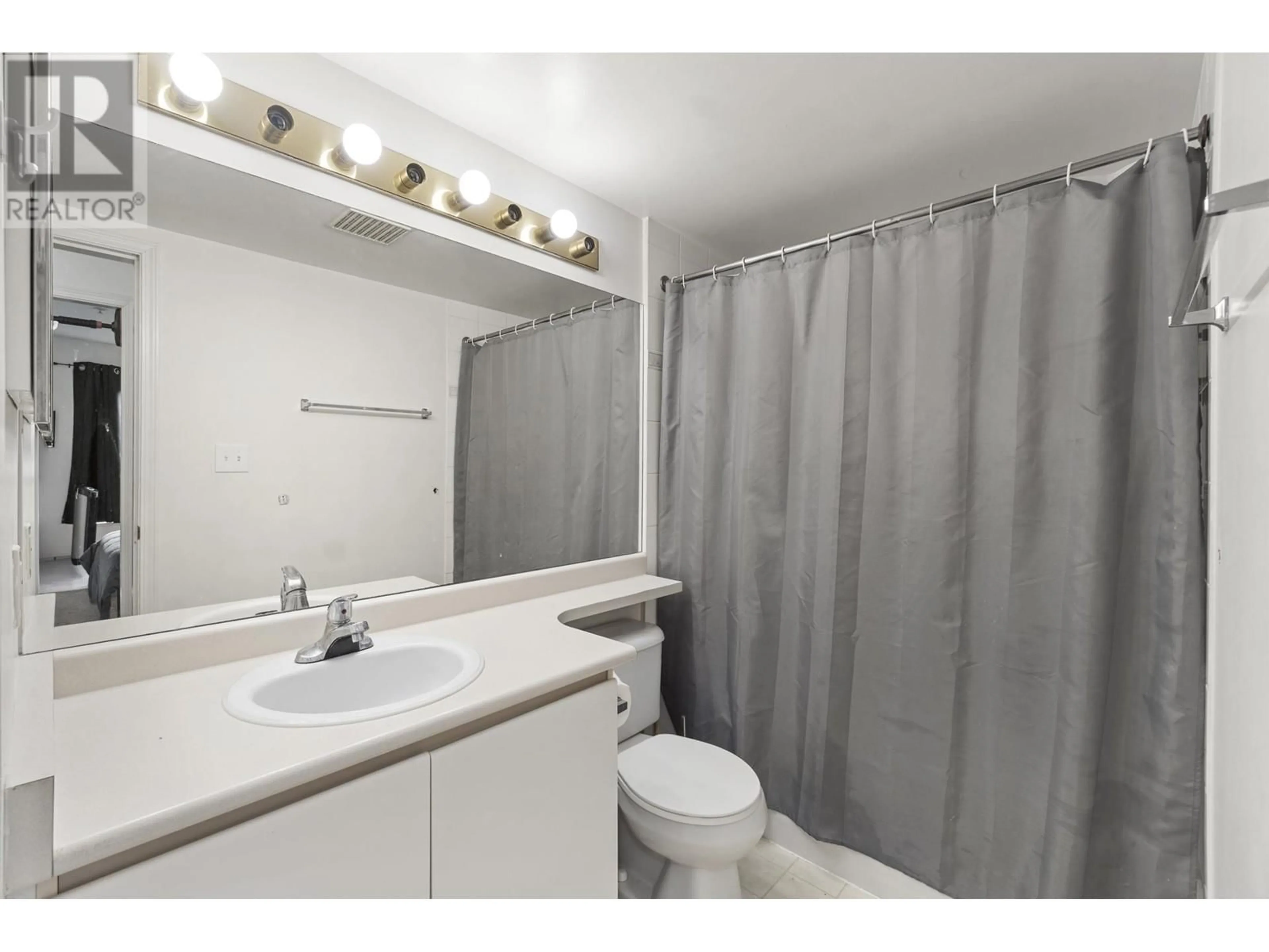 Standard bathroom, unknown for 301 4990 MCGEER STREET, Vancouver British Columbia V5R6C1