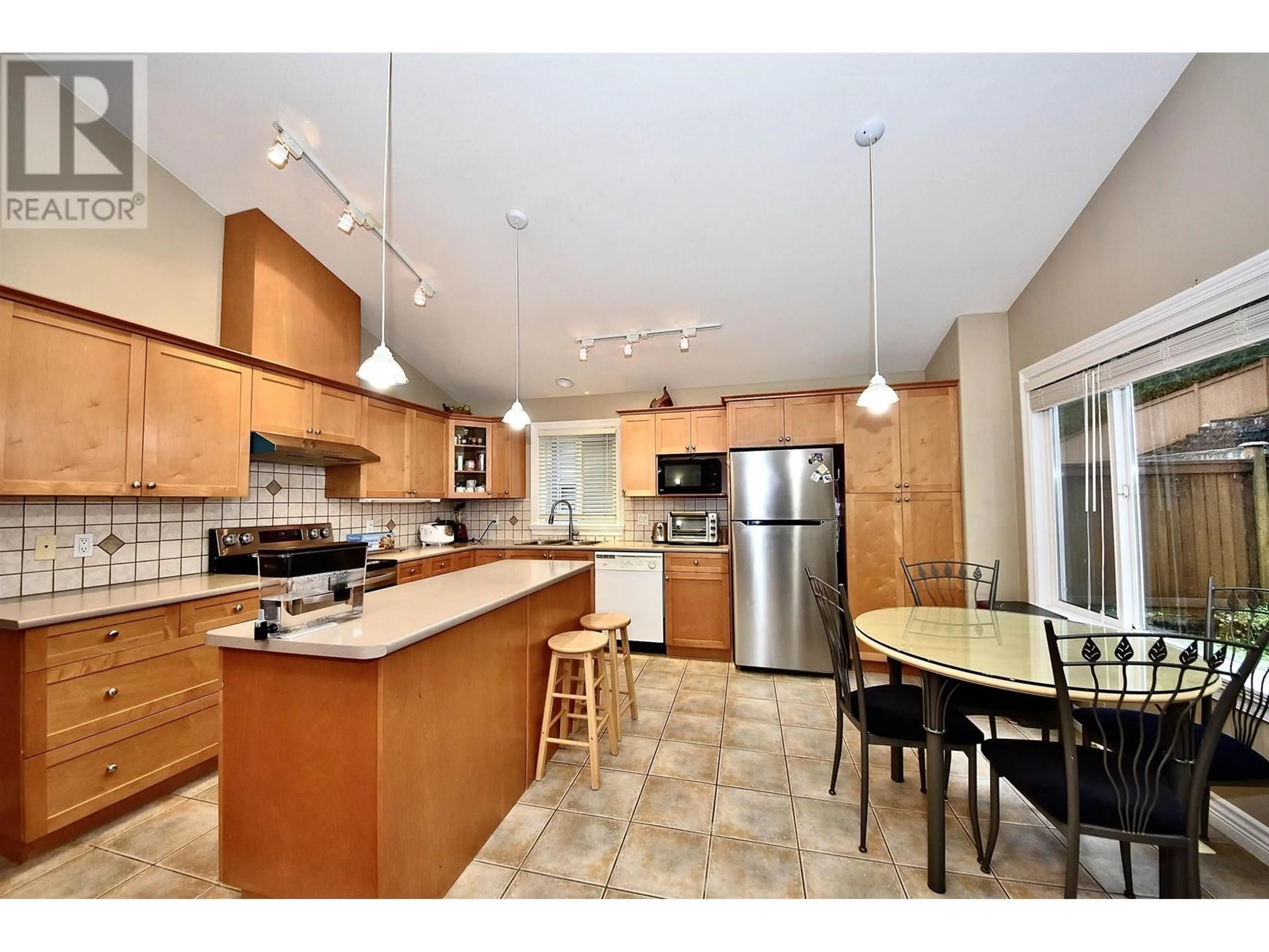 Open concept kitchen, unknown for 3035 MAPLEWOOD COURT, Coquitlam British Columbia V3E3P3