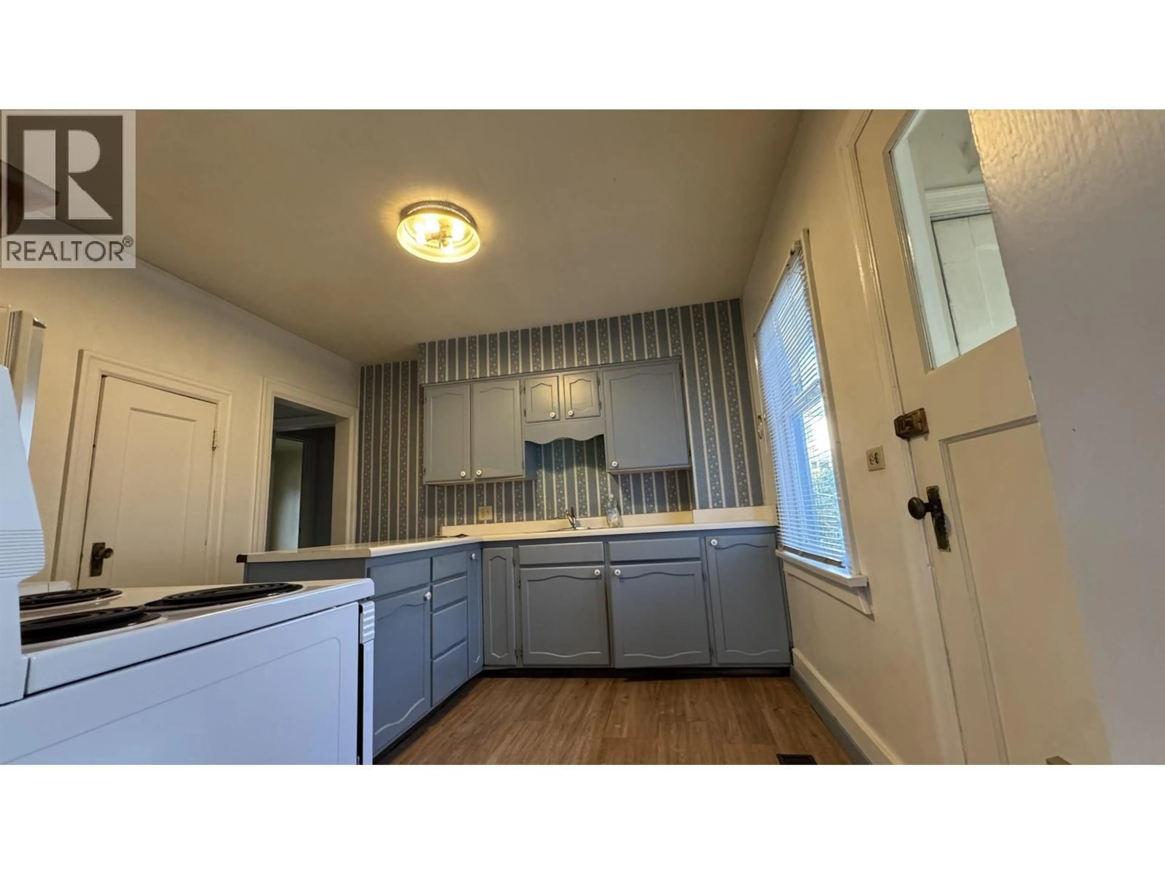 Standard kitchen, unknown for 5480 COLLINGWOOD STREET, Vancouver British Columbia V6N1T1