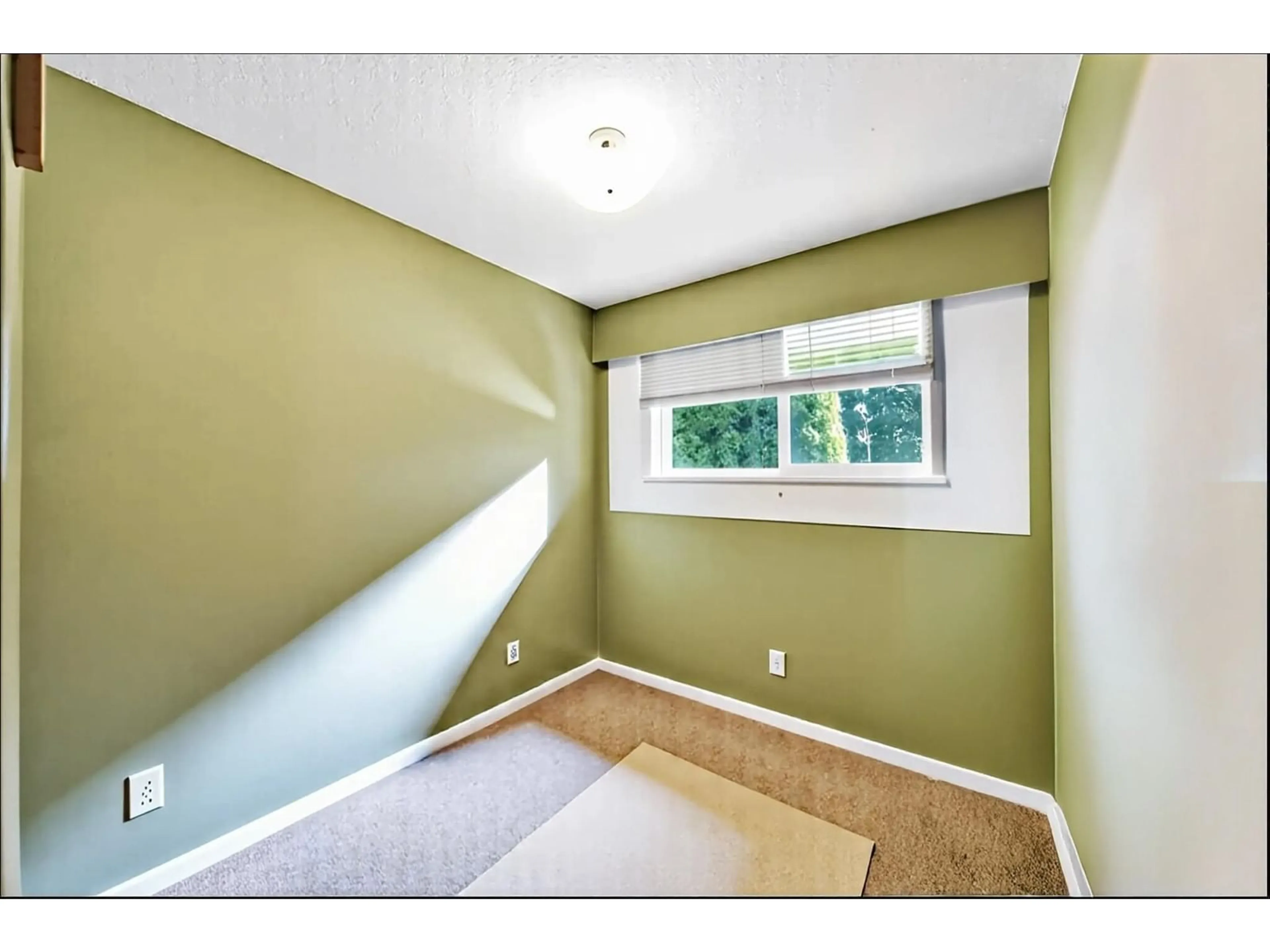 A pic of a room for 12669 96, Surrey British Columbia V3V1X5