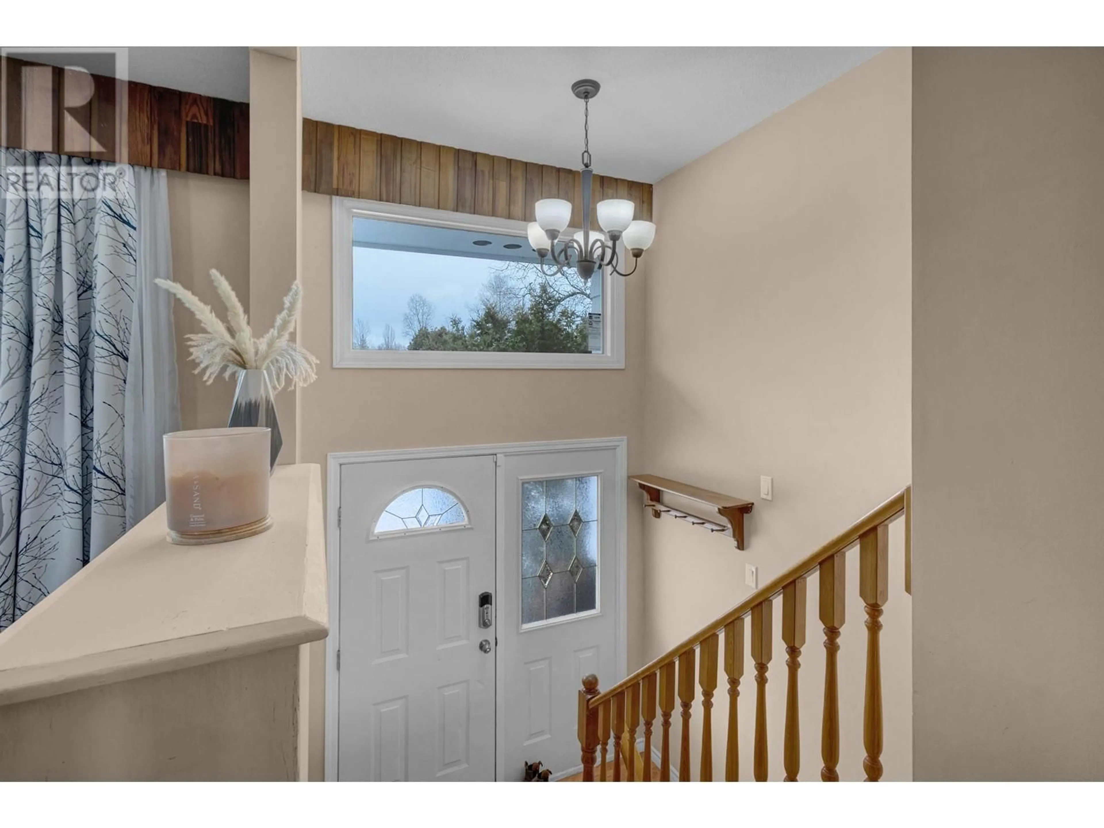 Indoor entryway for 5287 CAMBRIDGE ROAD, Prince George British Columbia V2N2B6