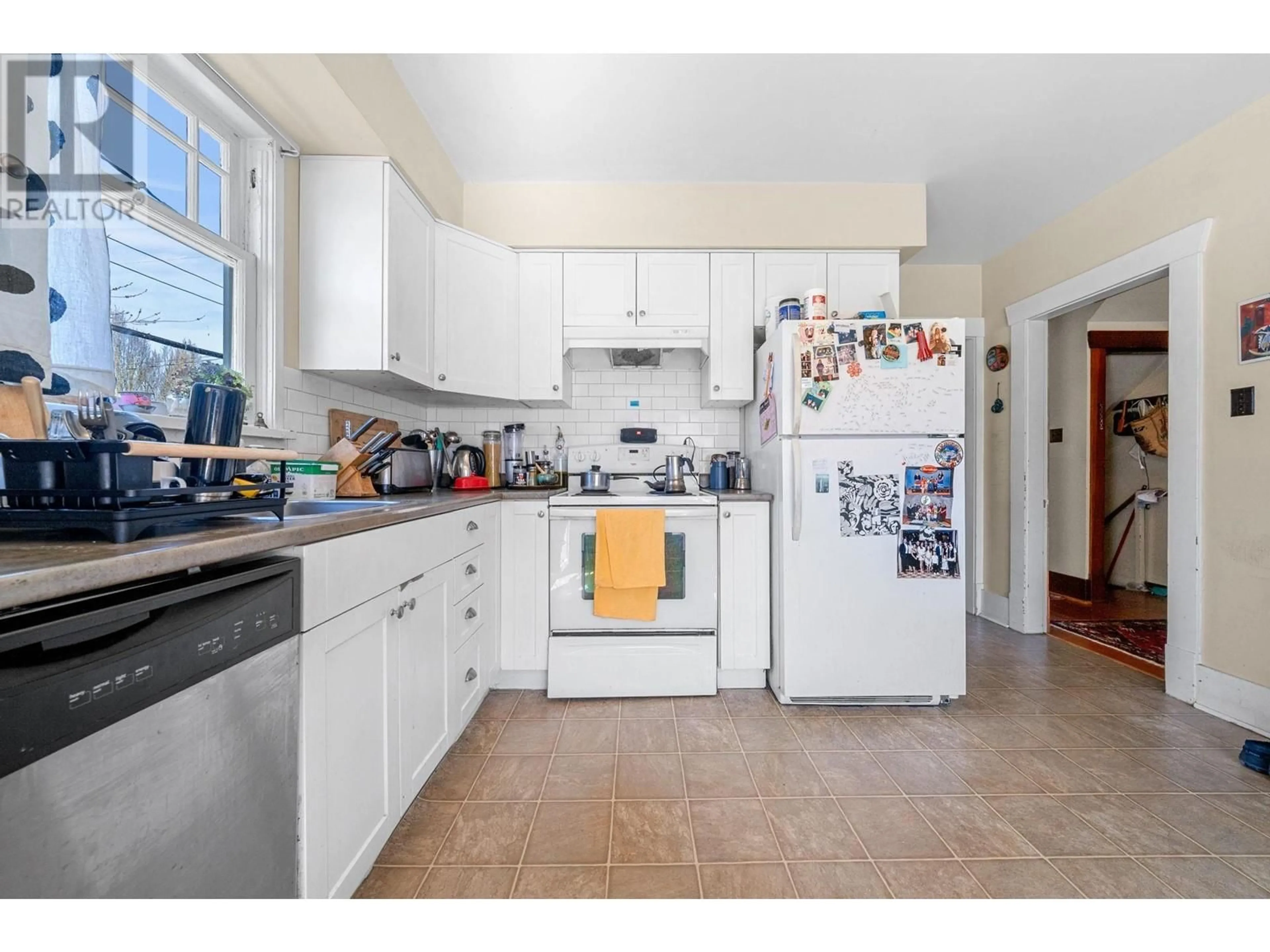 Standard kitchen, ceramic/tile floor for 2110 FERNDALE STREET, Vancouver British Columbia V5L1Y4