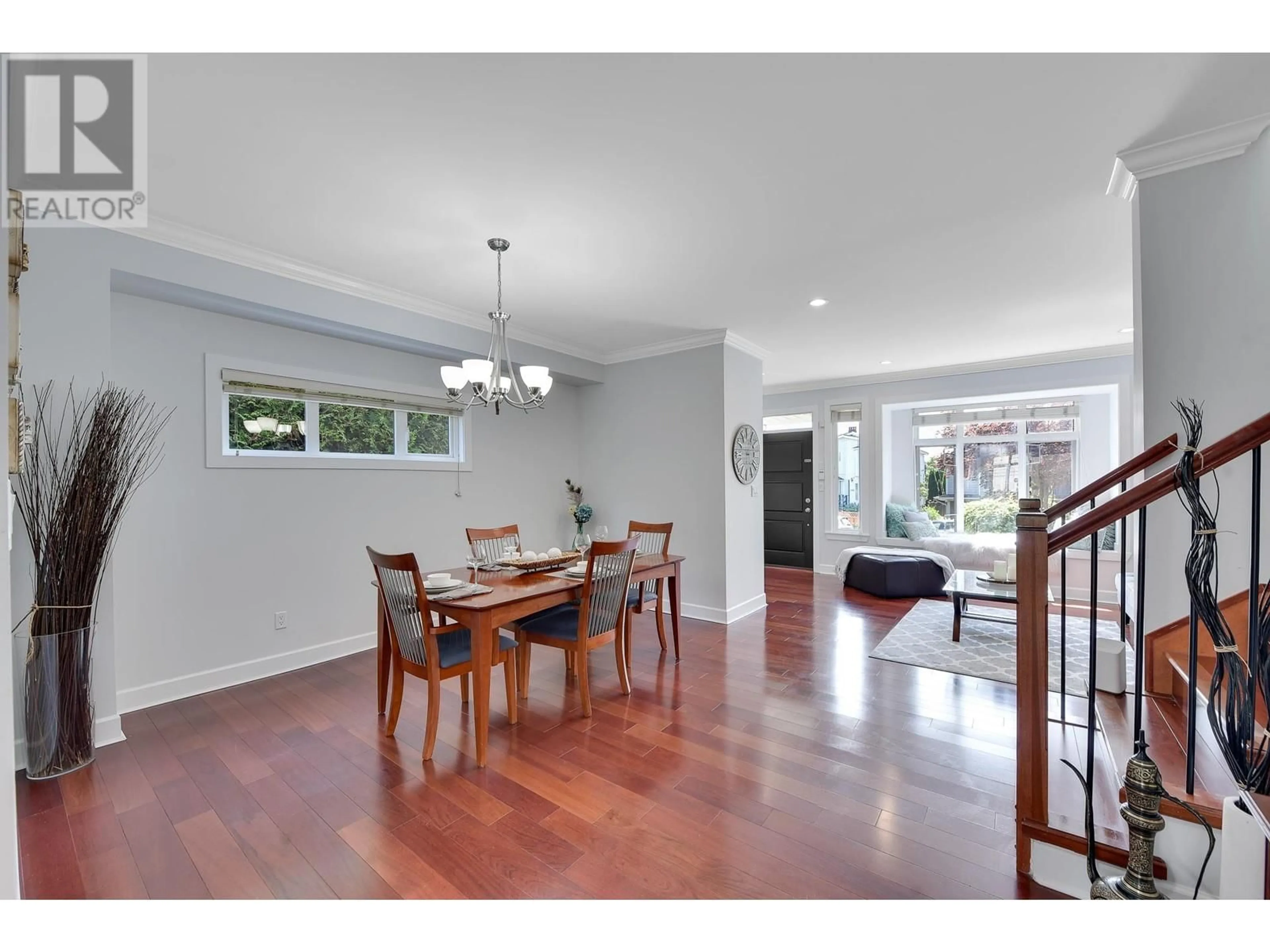 Dining room, wood/laminate floor for 332 E 11TH STREET, North Vancouver British Columbia V7L2G9