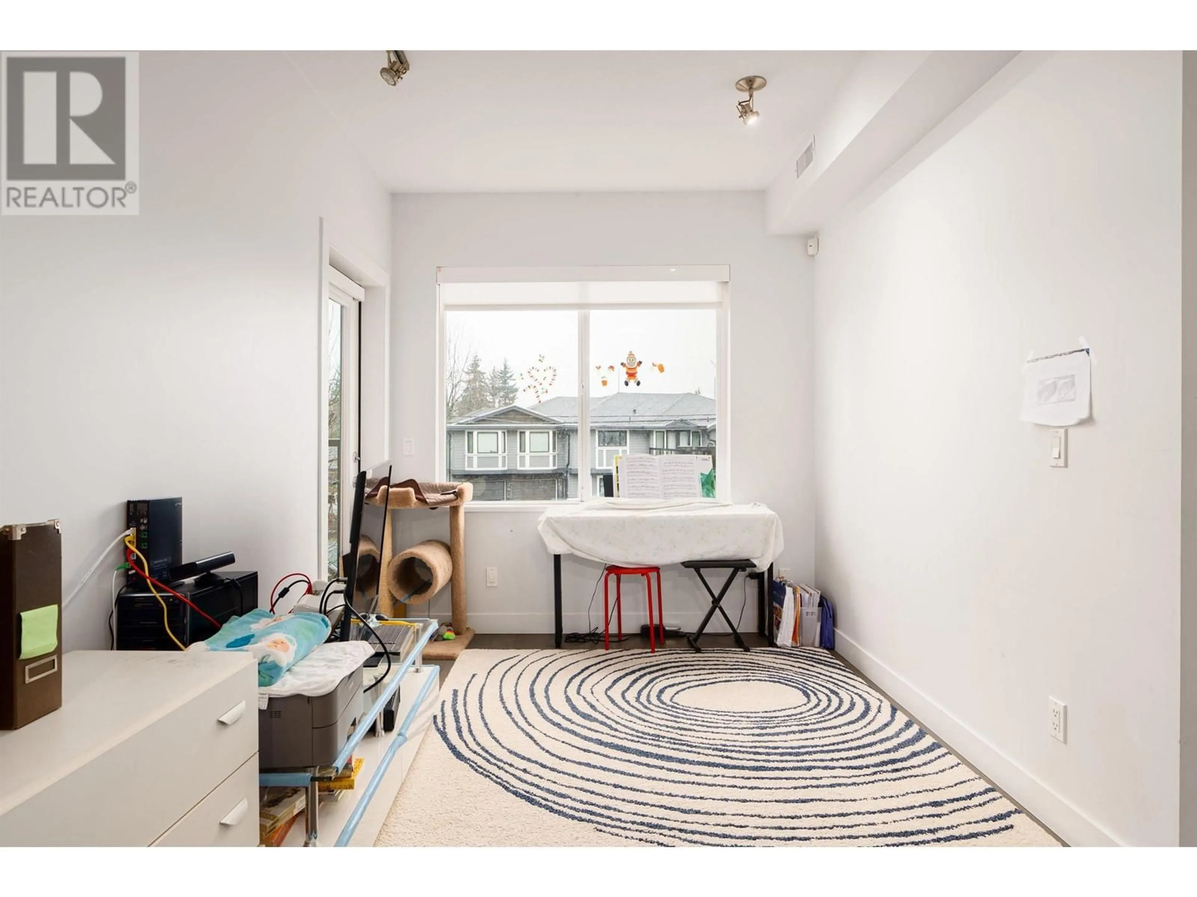 A pic of a room for 105 - 10011 RIVER DRIVE, Richmond British Columbia V6X0N2