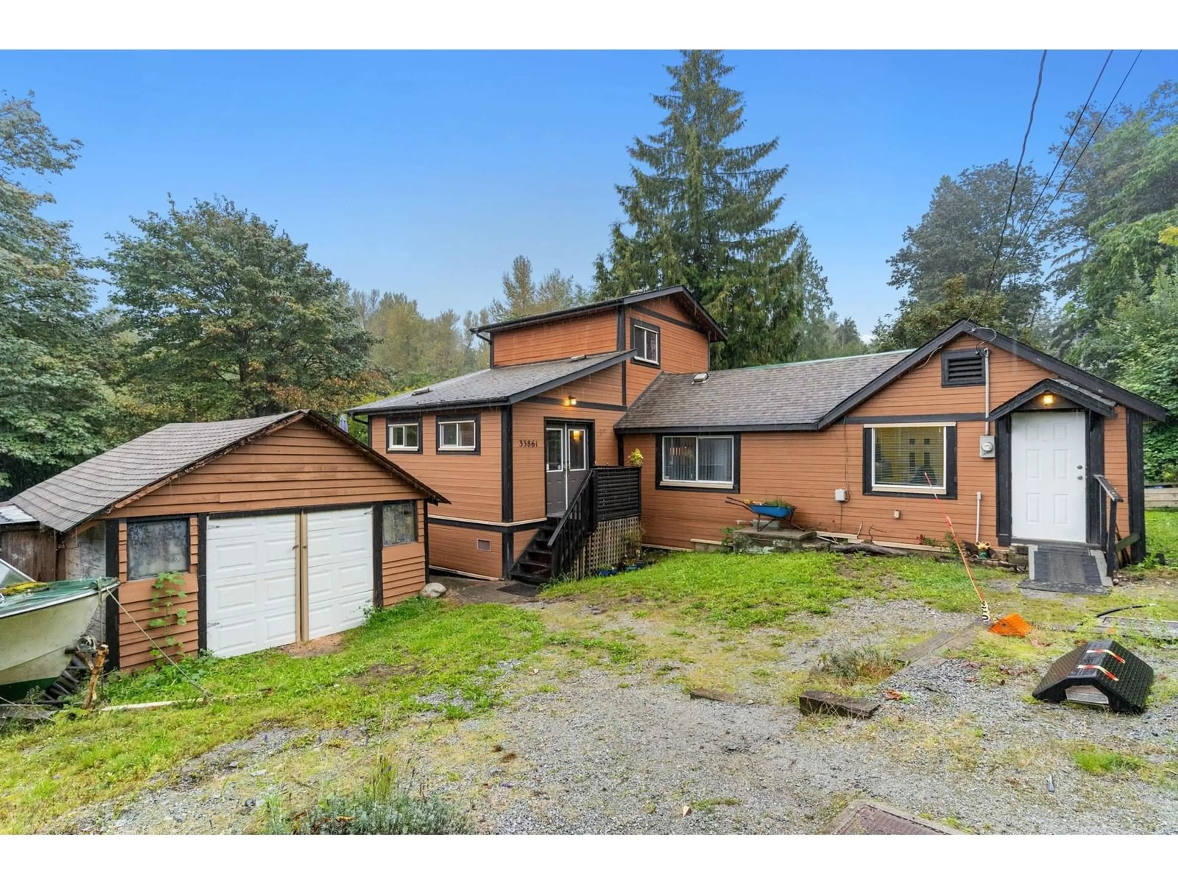 A pic from outside/outdoor area/front of a property/back of a property/a pic from drone, unknown for 33861 PRENTIS, Mission British Columbia V2V2J7