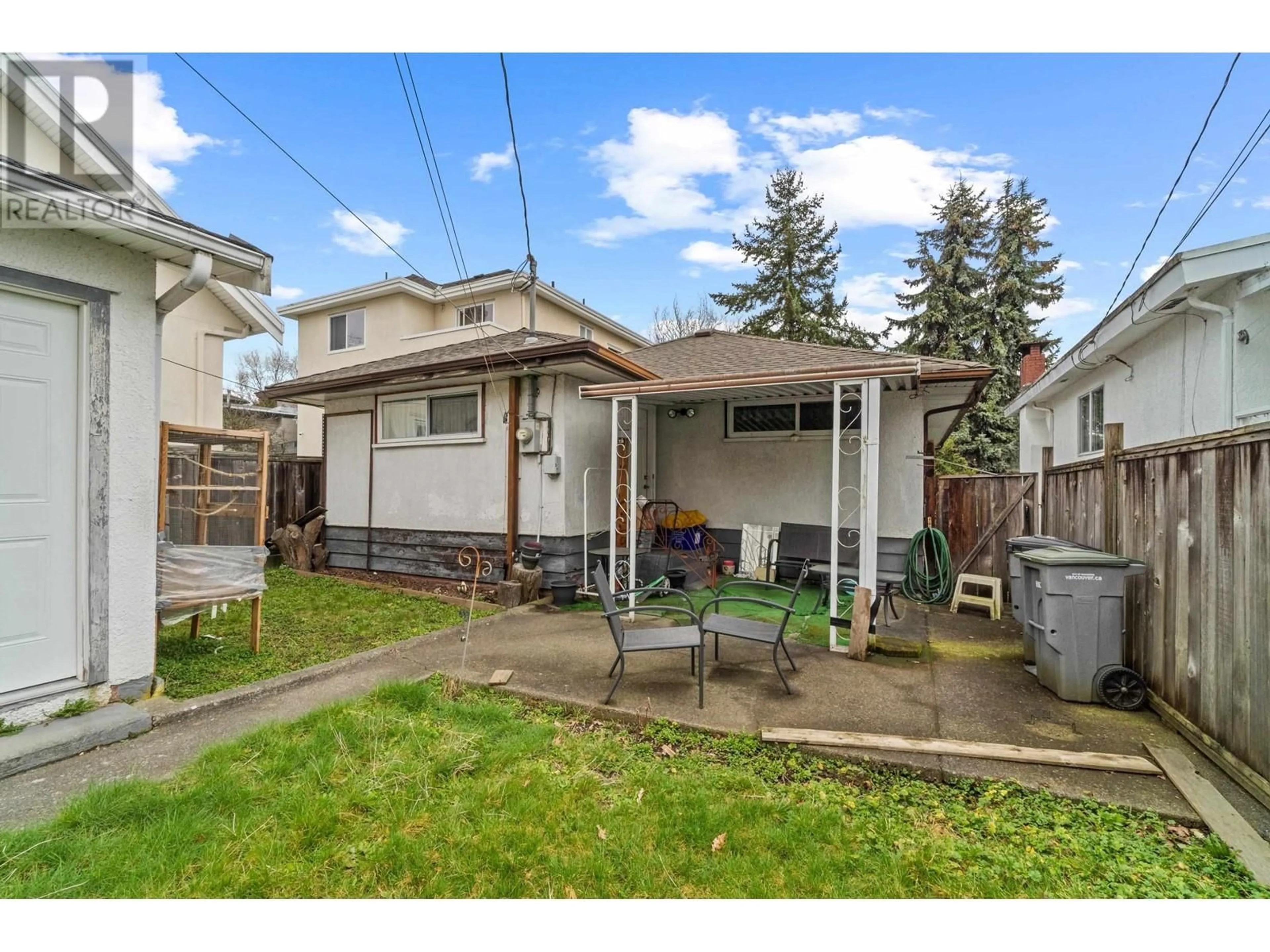 Unknown for 837 WINDERMERE STREET, Vancouver British Columbia V5K4J5