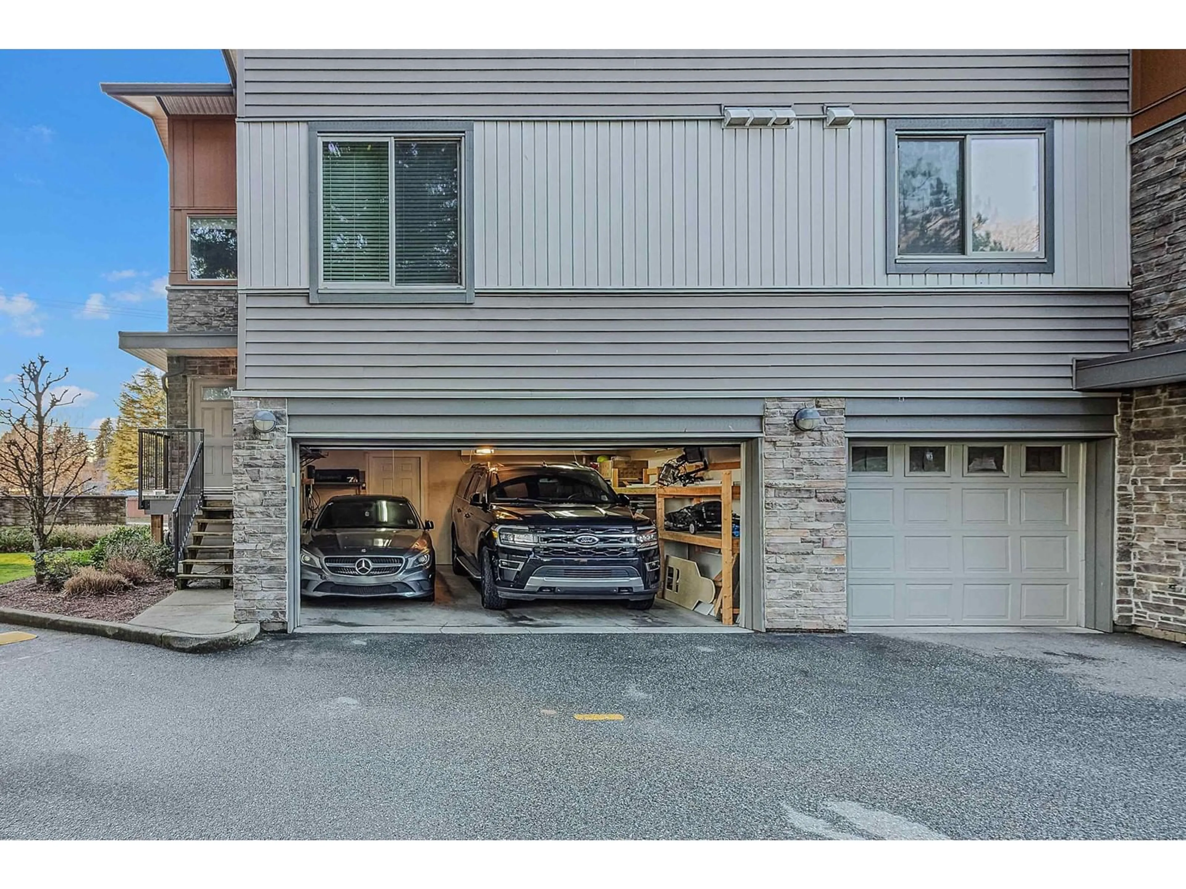 Indoor garage for 95 - 34248 KING, Abbotsford British Columbia V2S0B1