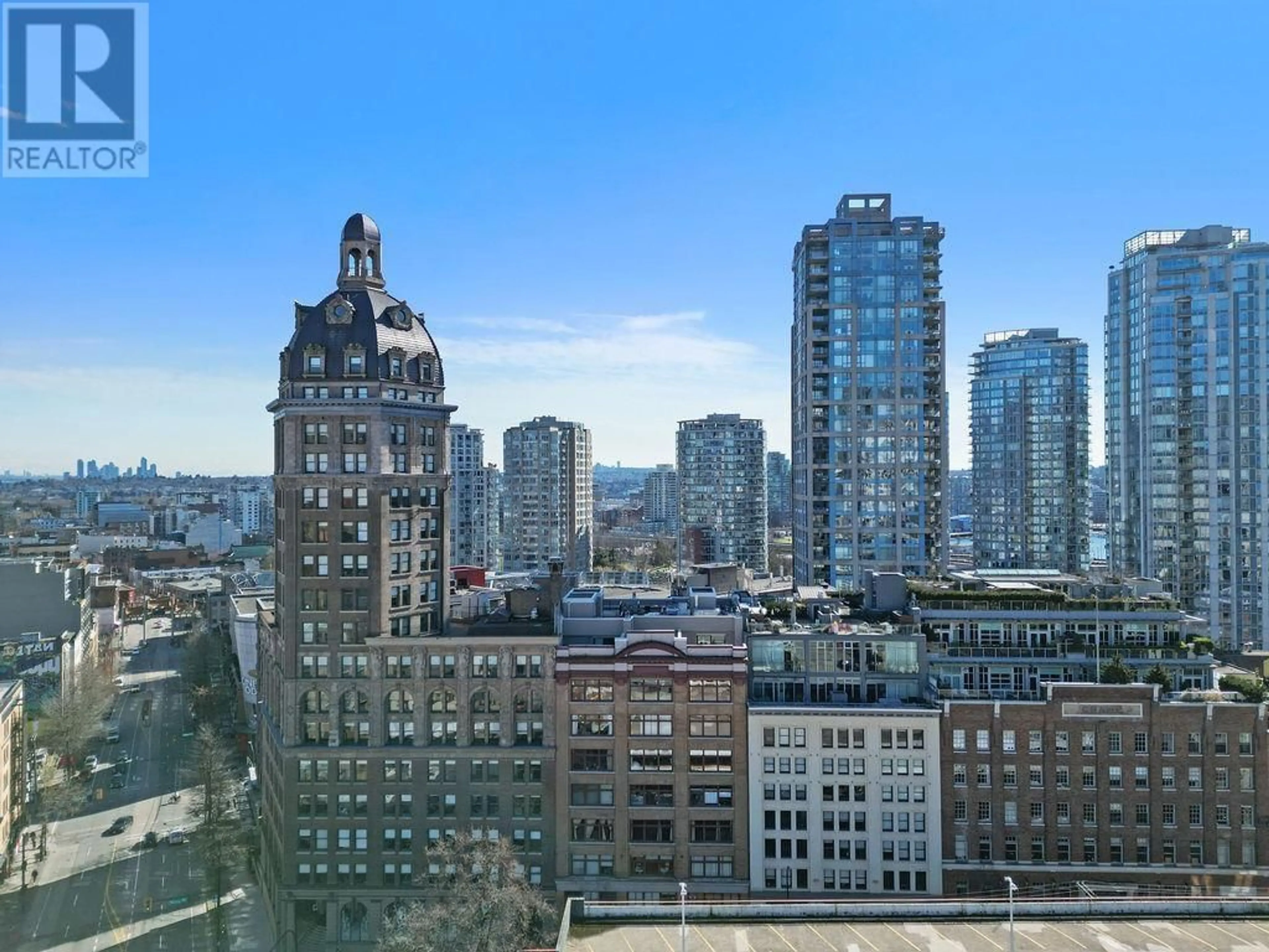 A pic from outside/outdoor area/front of a property/back of a property/a pic from drone, city buildings view from balcony for 806 518 BEATTY STREET, Vancouver British Columbia V6B6G8