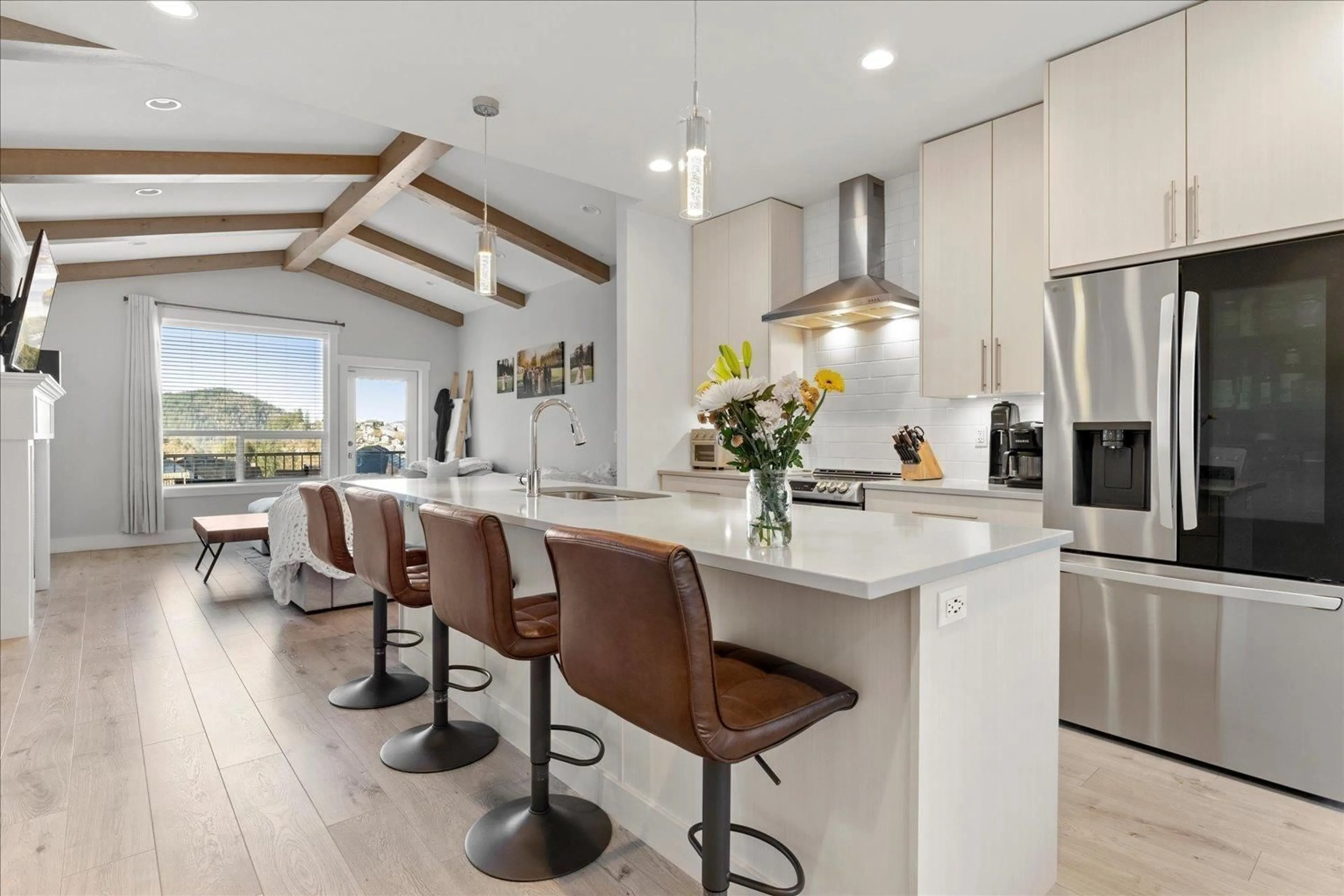 Open concept kitchen, unknown for 3 46504 VALLEYVIEW ROAD|Promontory, Chilliwack British Columbia V2R5M8