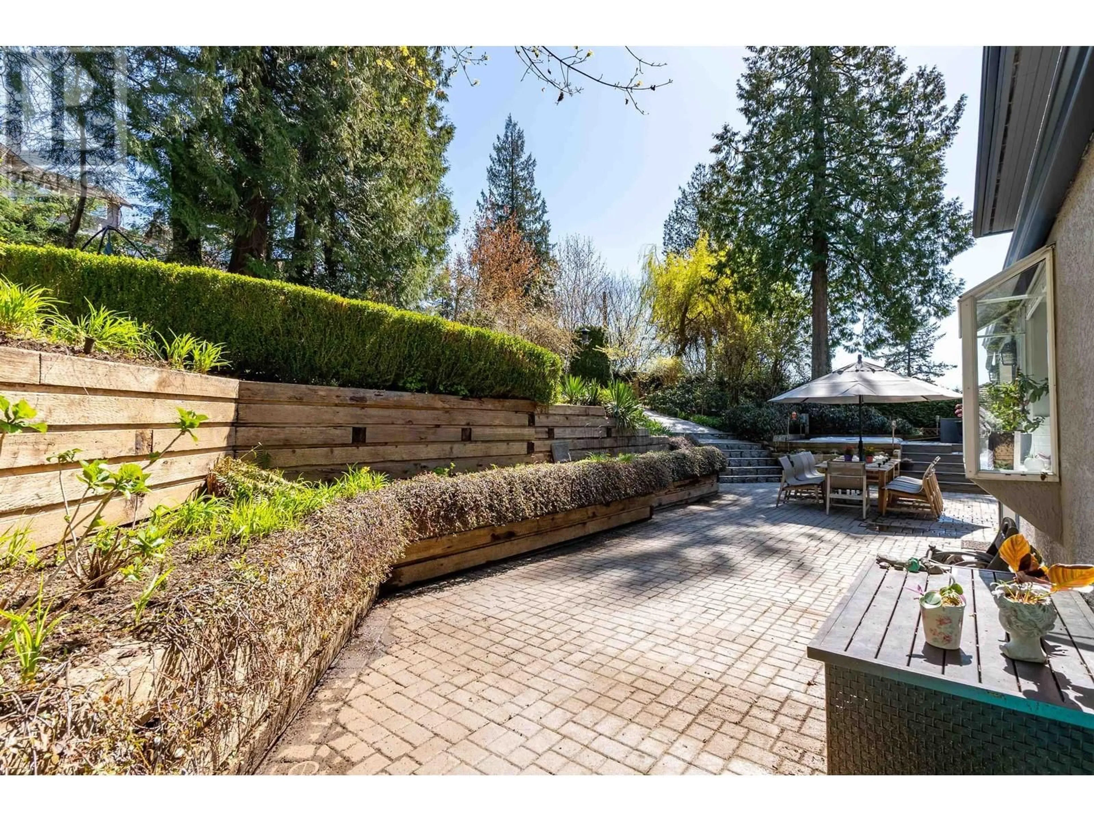 Patio, unknown for 4188 COVENTRY WAY, North Vancouver British Columbia V7N4M9