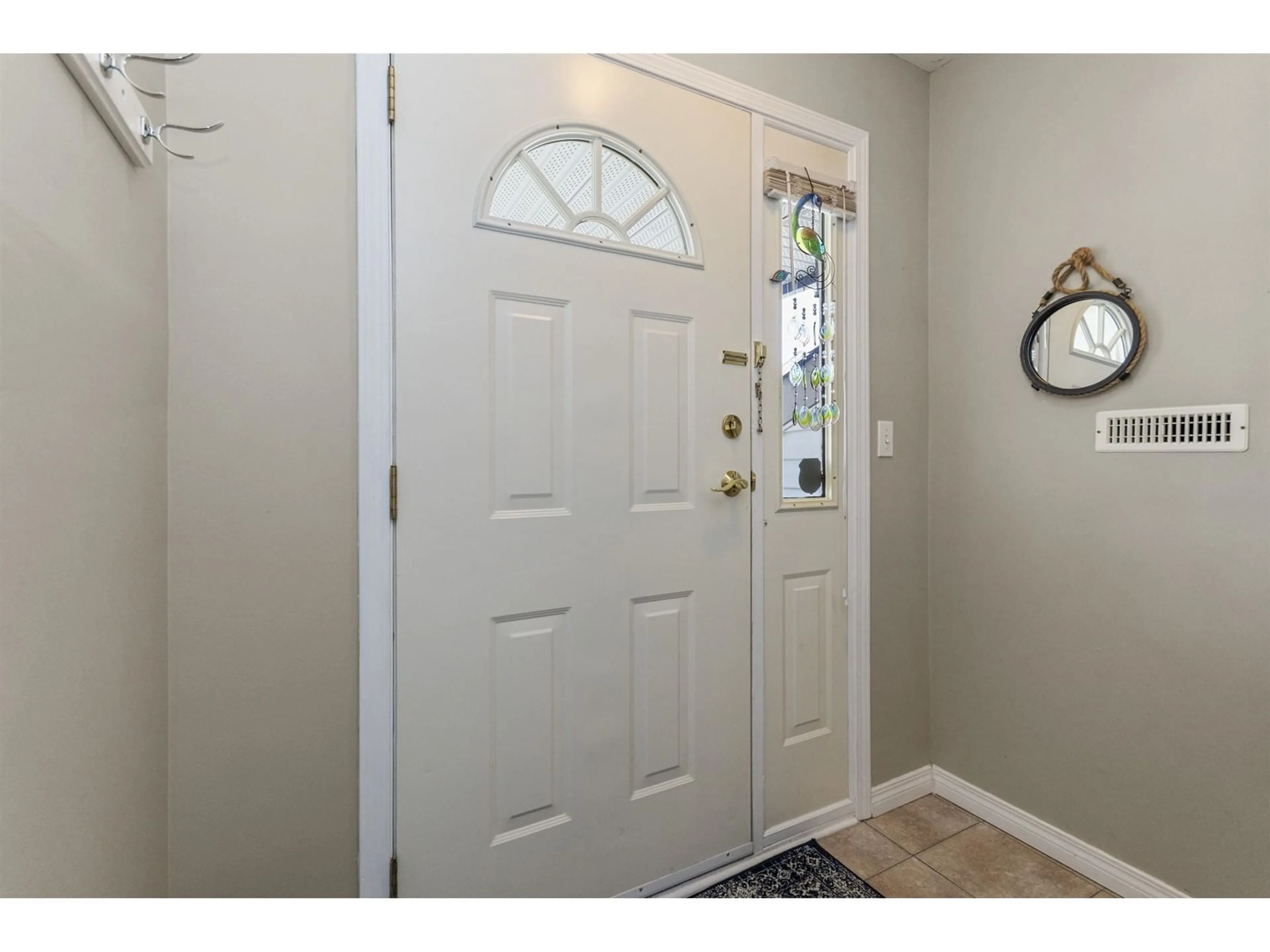 Indoor entryway for 51 - 5904 VEDDER ROAD, Chilliwack British Columbia V2R3E7