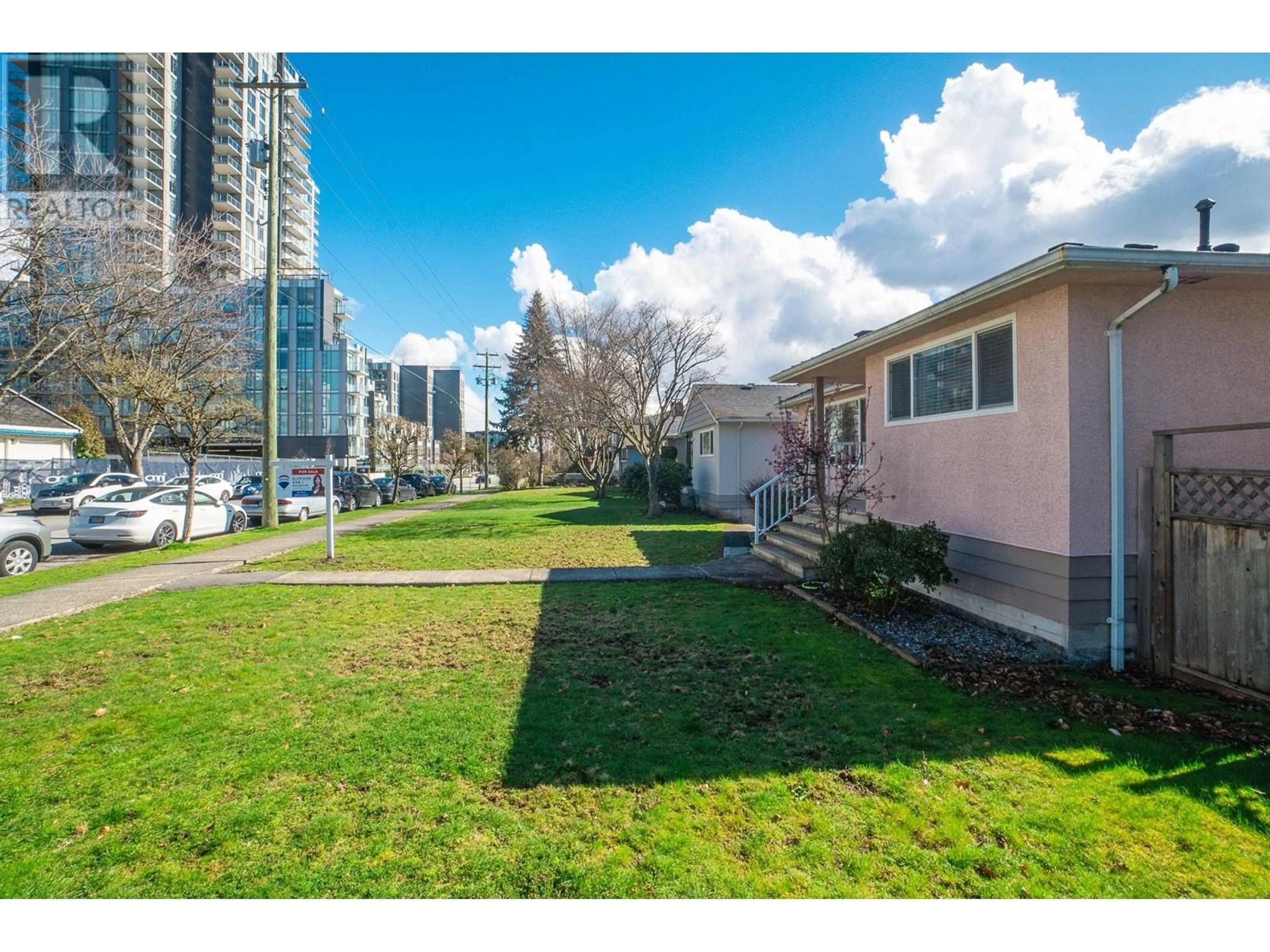 Patio, street for 578 W 59TH AVENUE, Vancouver British Columbia V6P1X5