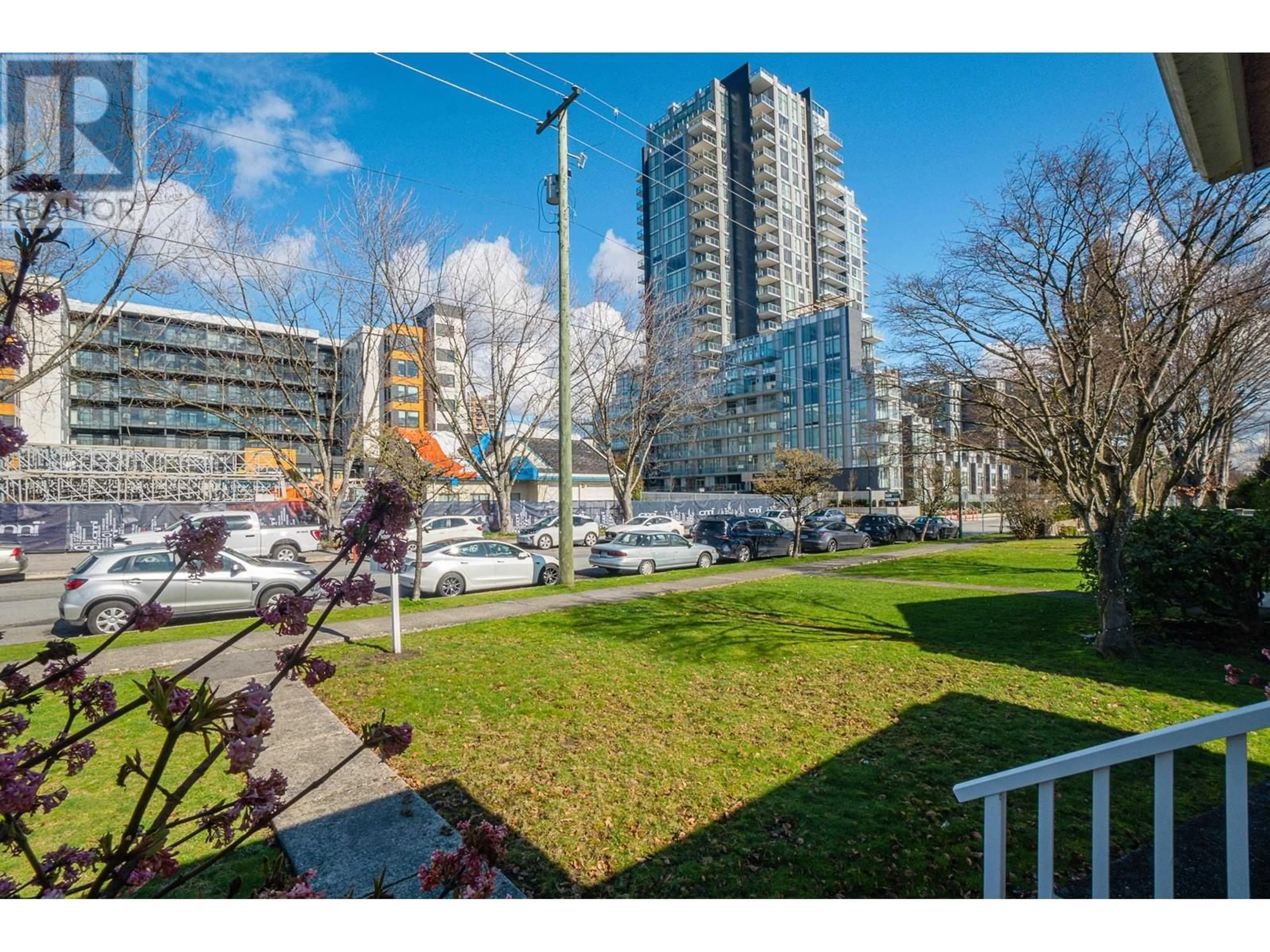 A pic from outside/outdoor area/front of a property/back of a property/a pic from drone, city buildings view from balcony for 578 W 59TH AVENUE, Vancouver British Columbia V6P1X5